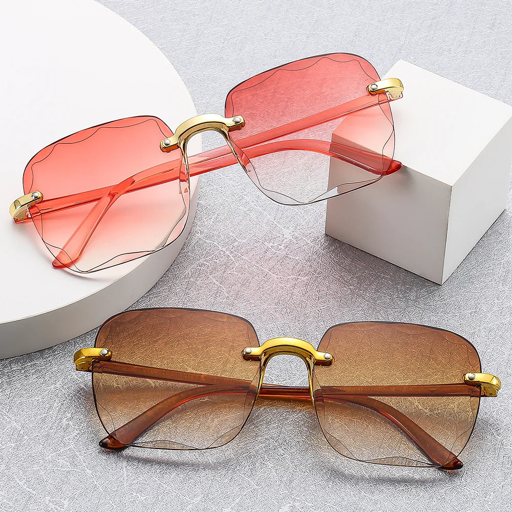 New trend gradient color sunglasses retro fashion sunglasses women European and American ins two-tone glasses