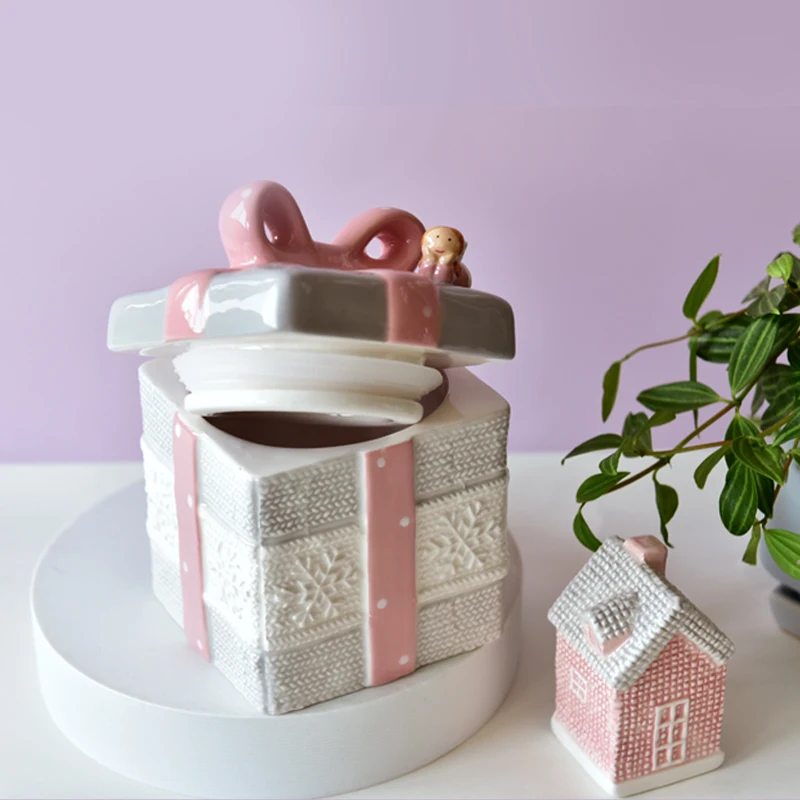 OEM various choice hand painting gift box shape wedding style ceramic jar
