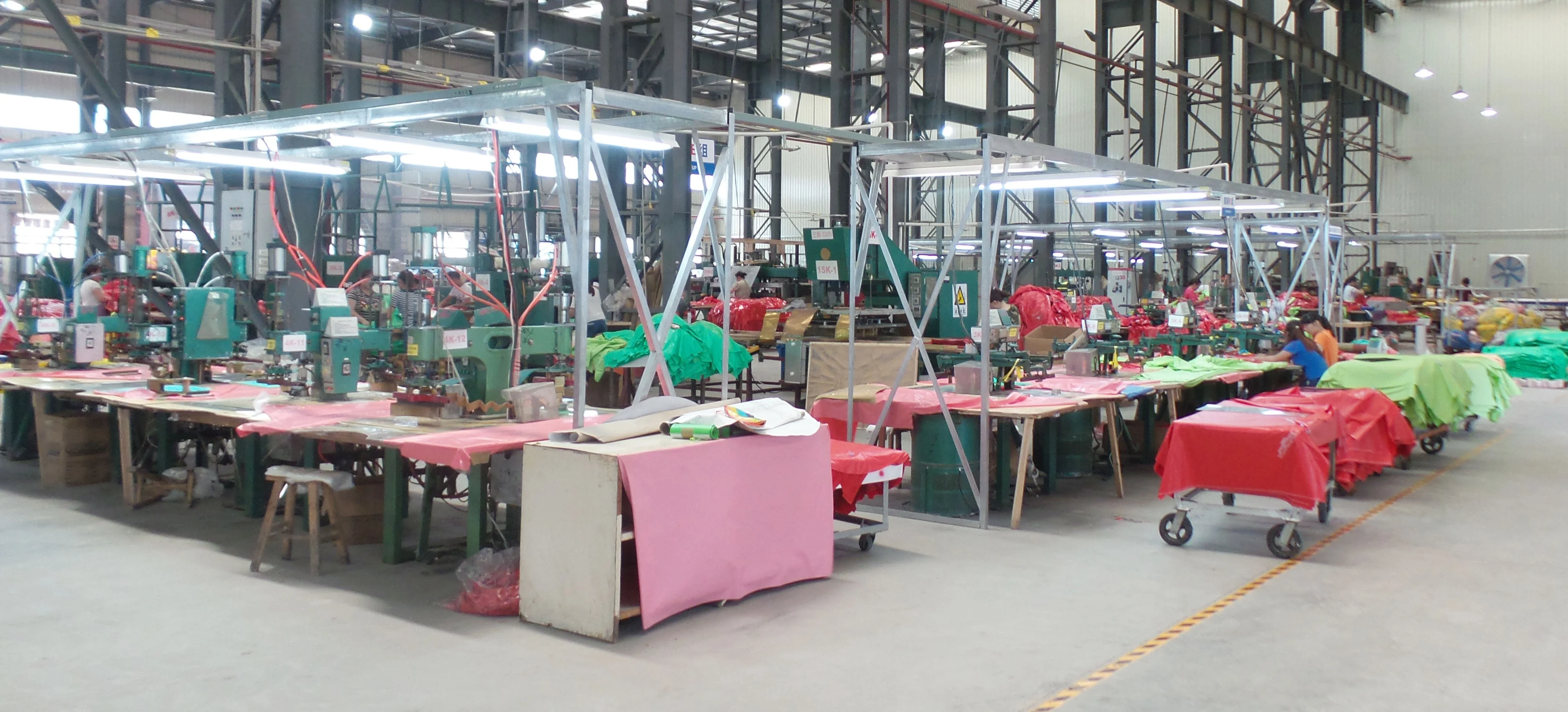 Customize and high quality Air floating mattress Water Swim Pool Lake Raft Tube Flotation inflatable fool float