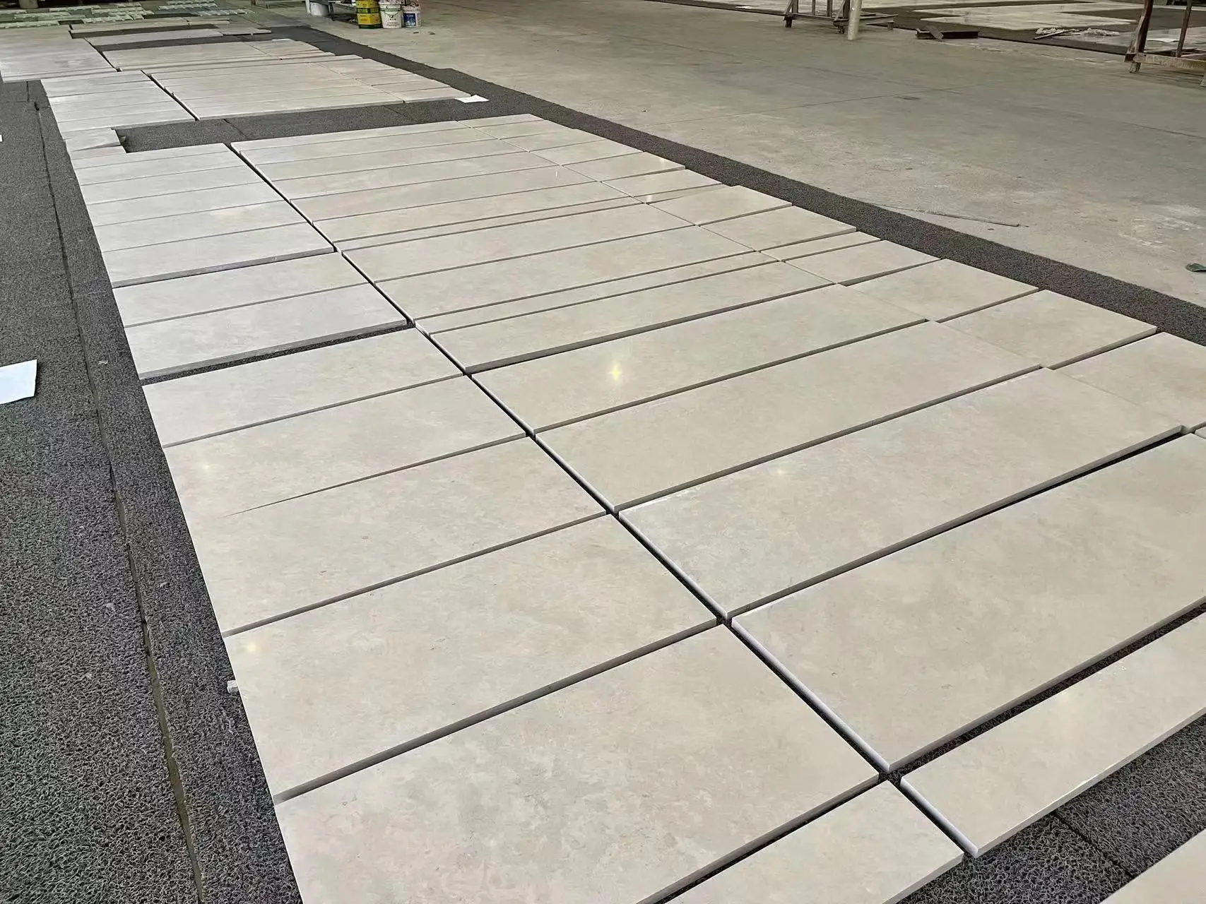 SHIHUI Natural Stone Beige Marble Limestone Tile Gohera Limestone Honed for Villa Exterior and Interior Floor Paving Use