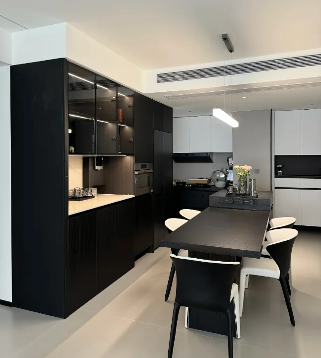 Vermonhouzz Modern Island Kitchen Designs Customized Complete Sets Handleless Retractable Cabinets Multi-functional Solid Tables