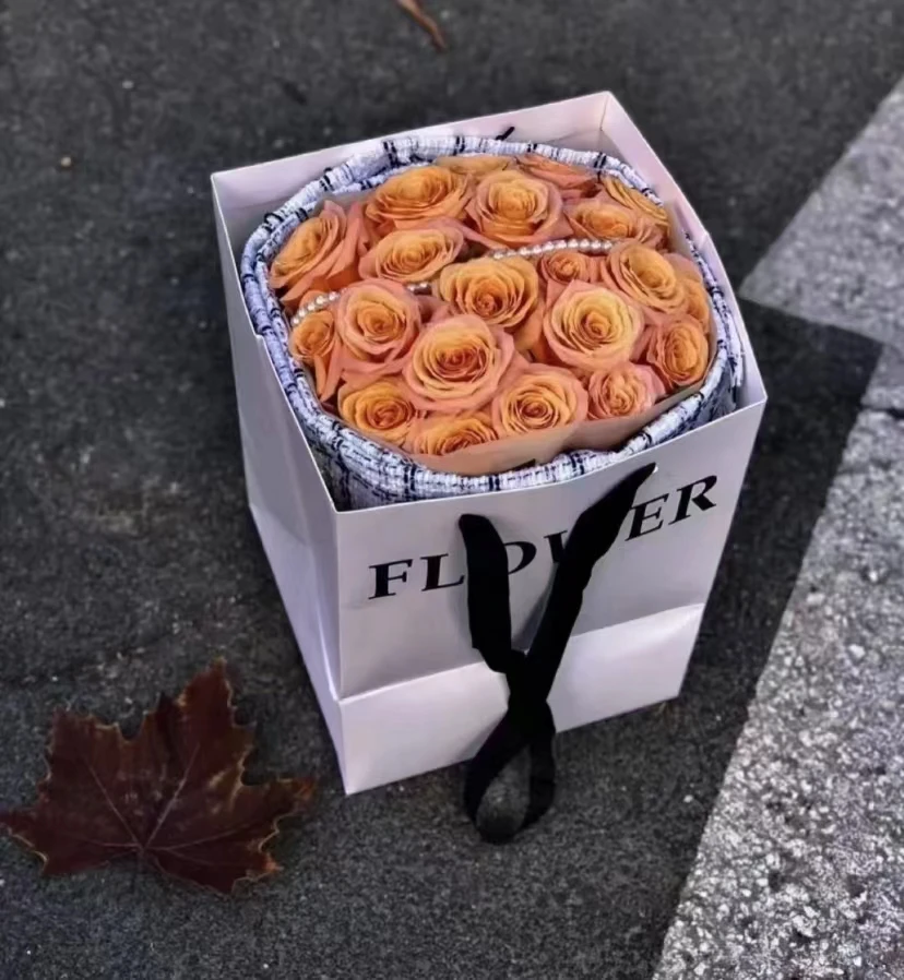 Custom Wholesale Wrapping Flower Paper Bag Design Flower Bouquet Gift Box Black White Recycled Kraft Paper Bag