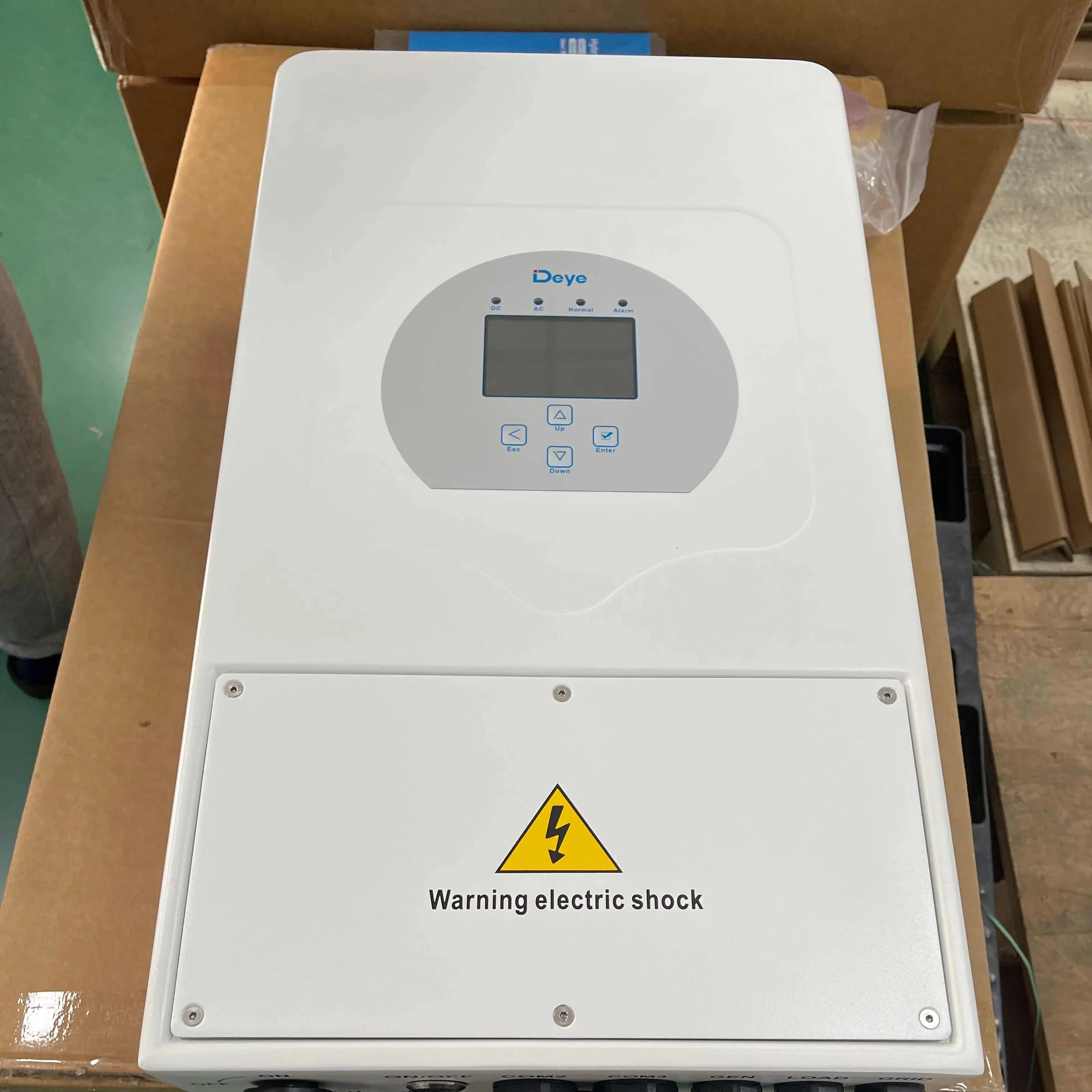 Top Selling Deye SUN-5K -SG05LP1-EU SUN-8K -SG05LP1-EU 3kw 5kw 8kw 10kw MPPT Solar Hybrid Inverter