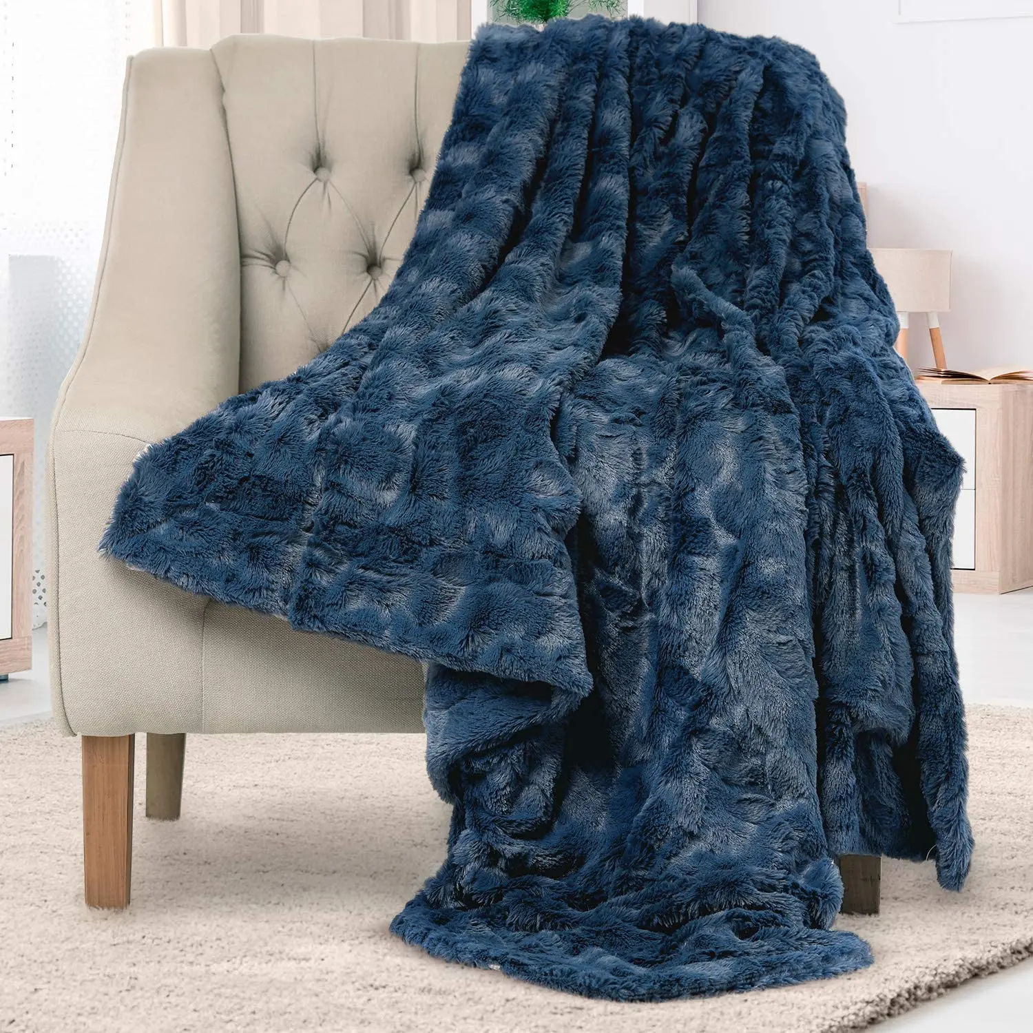 Hot Sale Luxury Artificial Fur Blanket King Size Faux Fur Plush Soft Warm Blanket