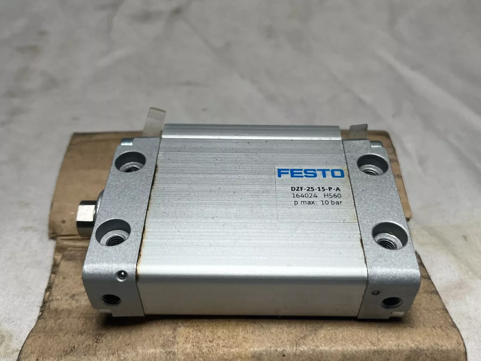 New  cylinder DZF-25-15-P-A 164024