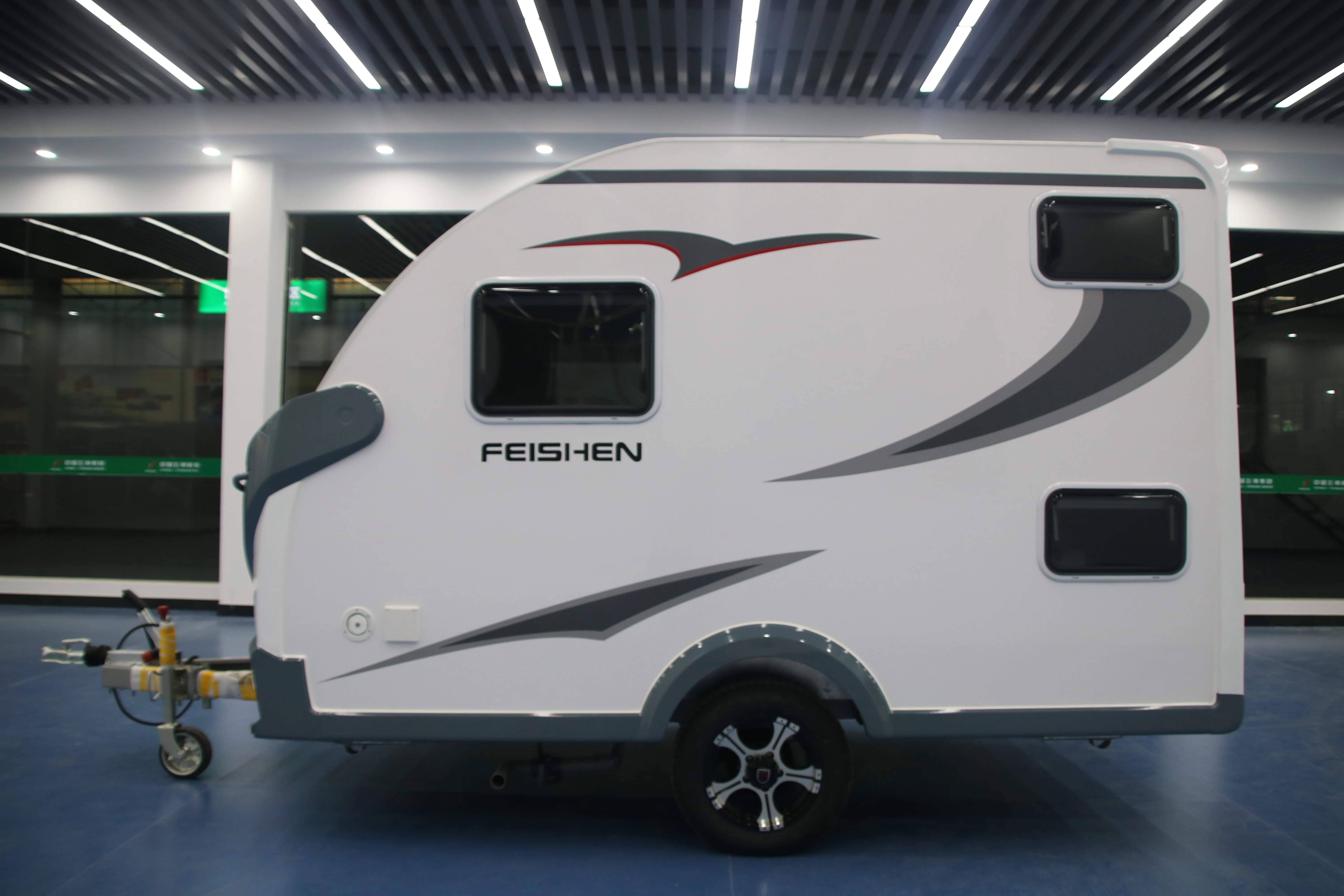 Custom Size Comfortable Mobile On Road Van Mini House Trailer Travel Camper Caravan