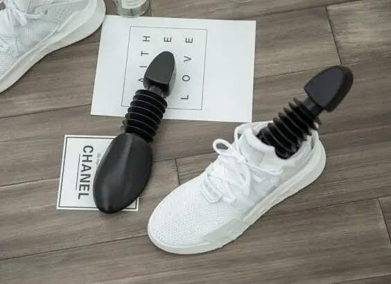 Plastic Material and Custom durable Wholesale black shoe filler adjustable plastic shoe tree