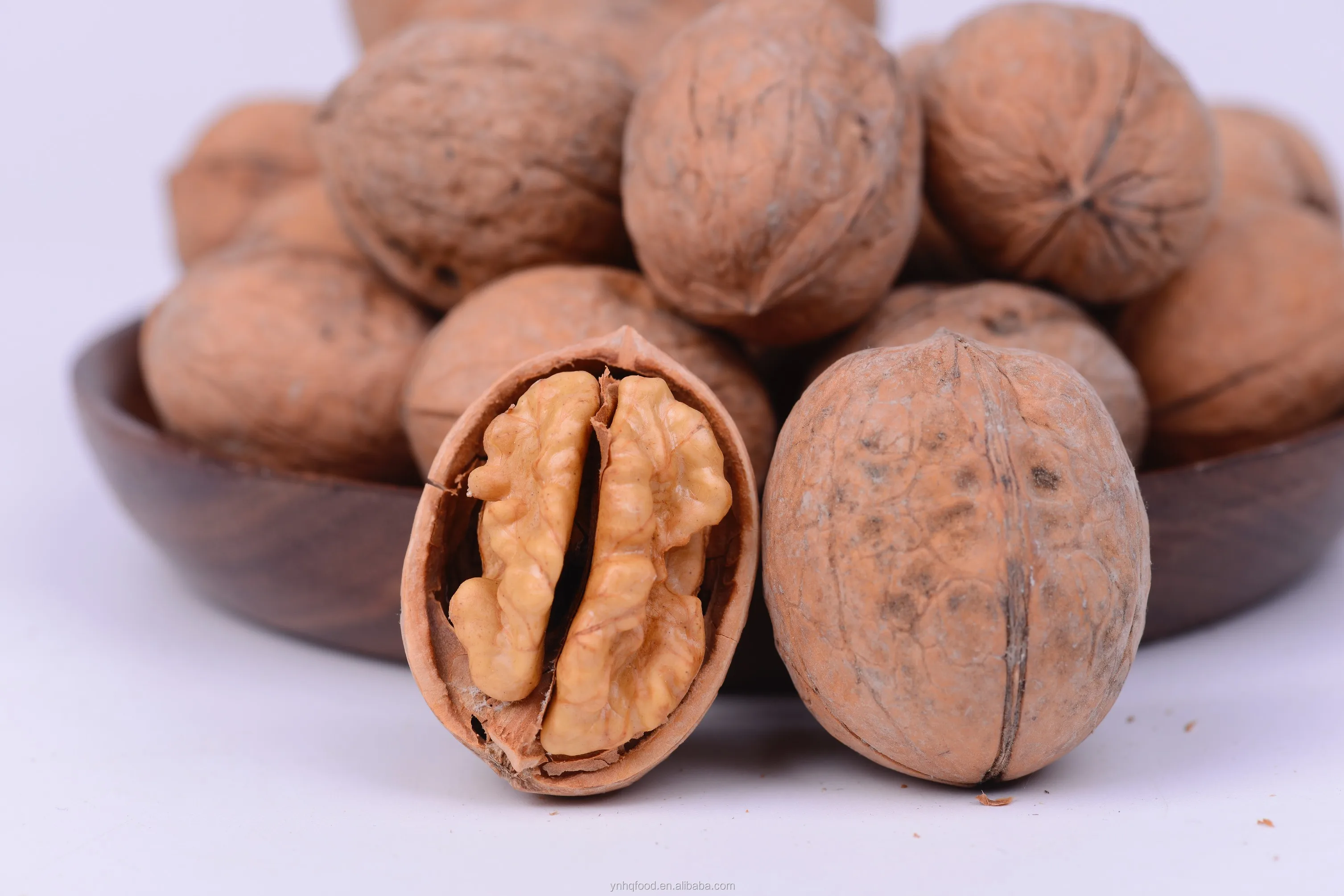 Бесплатные образцы nueces xinjiang сырые сухие грецкие орехи в