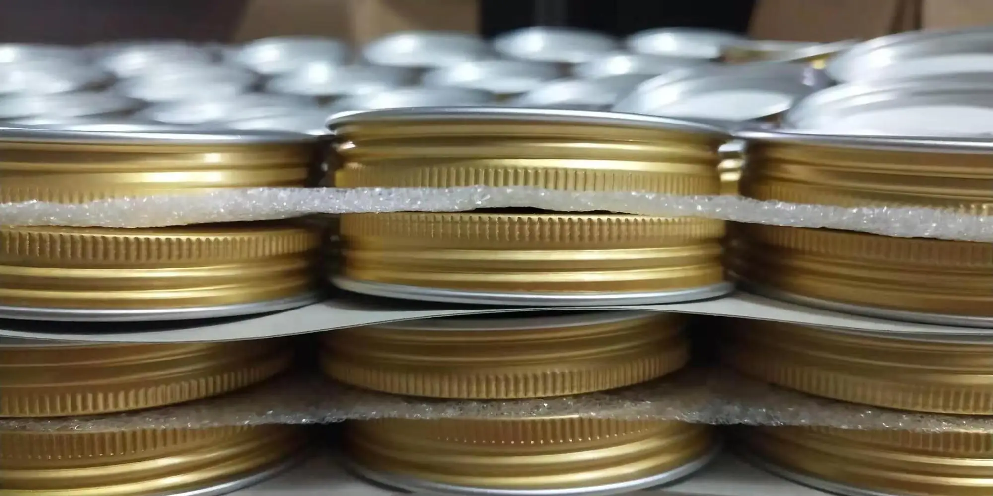 China Factory Custom Cute Small Round Metal Tin Boxes Case