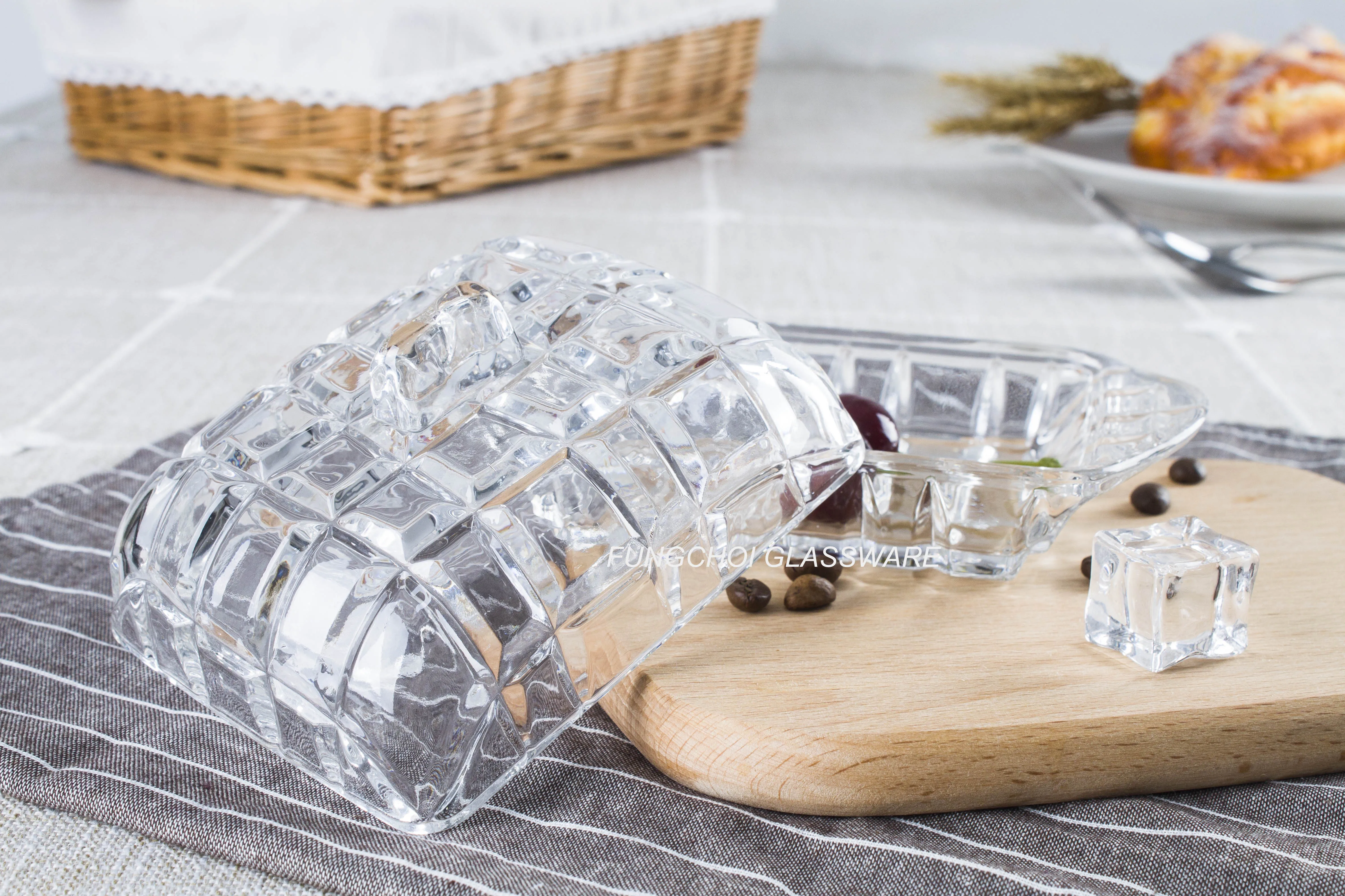 Middle Classical glass sugar Jar storage jar  candy dish with dome