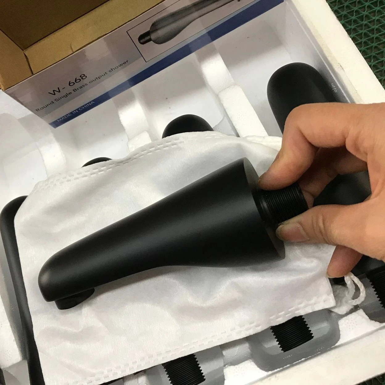 Round Bathroom Fittings Bathtub Spout Chrome Wall Mount Bathtub Copper Bath Spout for Bathroom Wall Concealed Spout