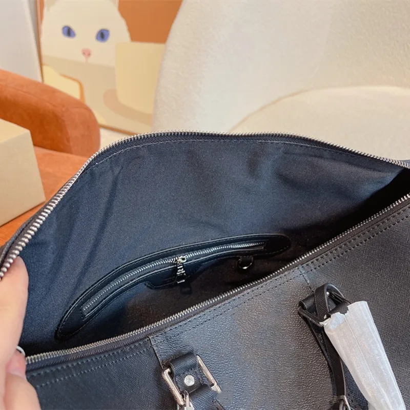 2022 New Luxury Women Weekend Bag Overnight Duffle Hand Bags Leather Designer Travel Duffel Bag for Men