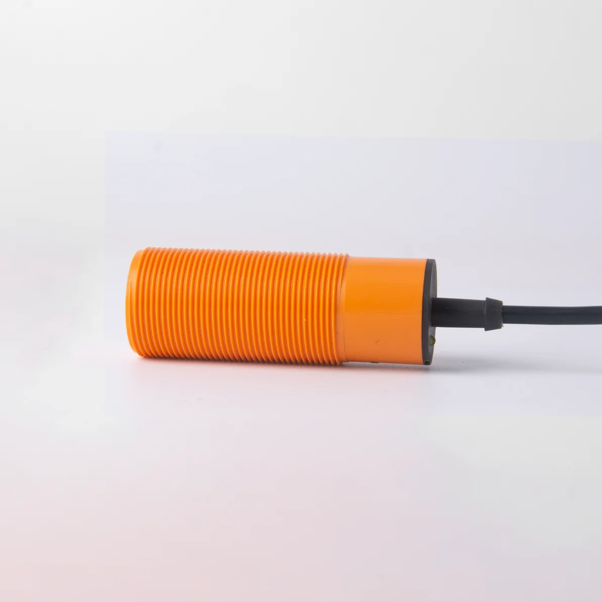 20 to 240V AC 2-wire M30 Capacitive proximity sensor feeding sensor for poultry farms