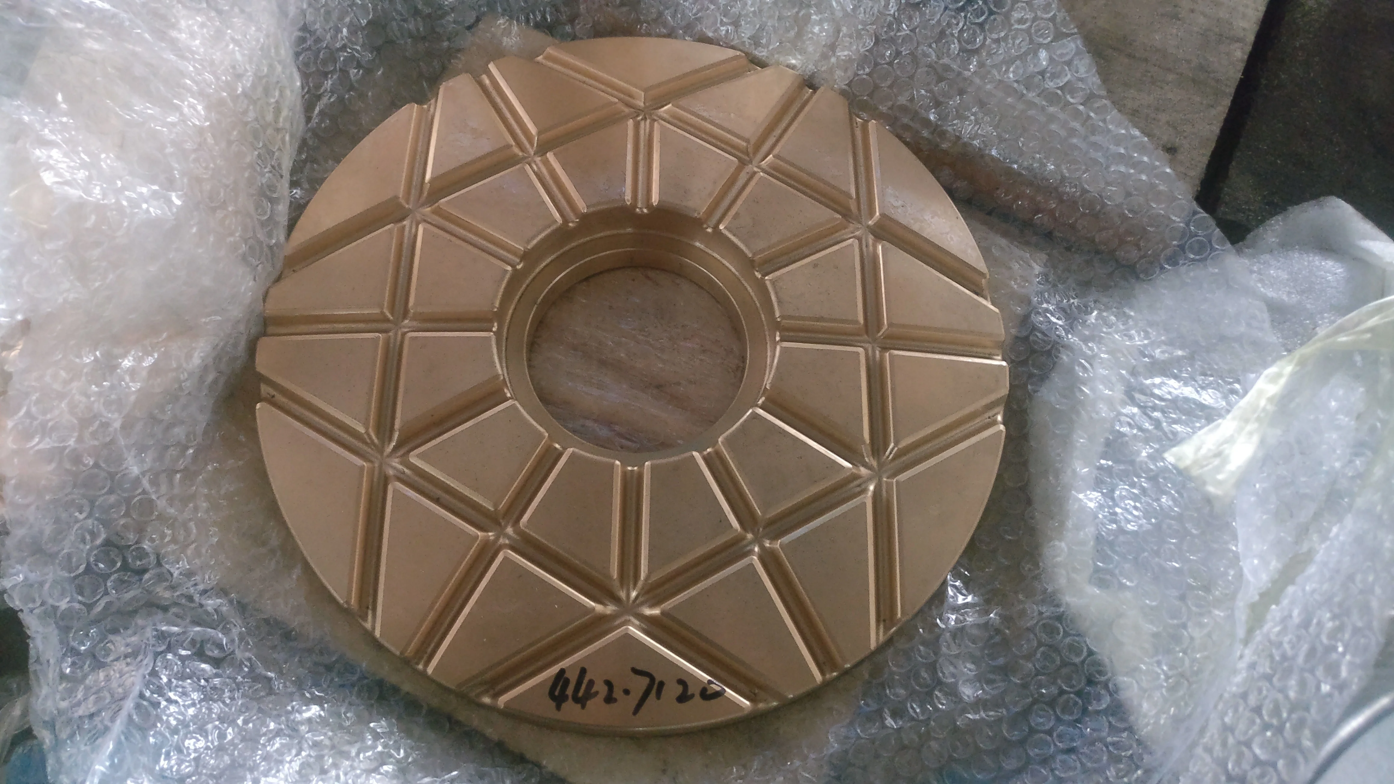 Bronze Main Shaft Step Spare Parts for H4800 Cone Crusher Mining Machine.