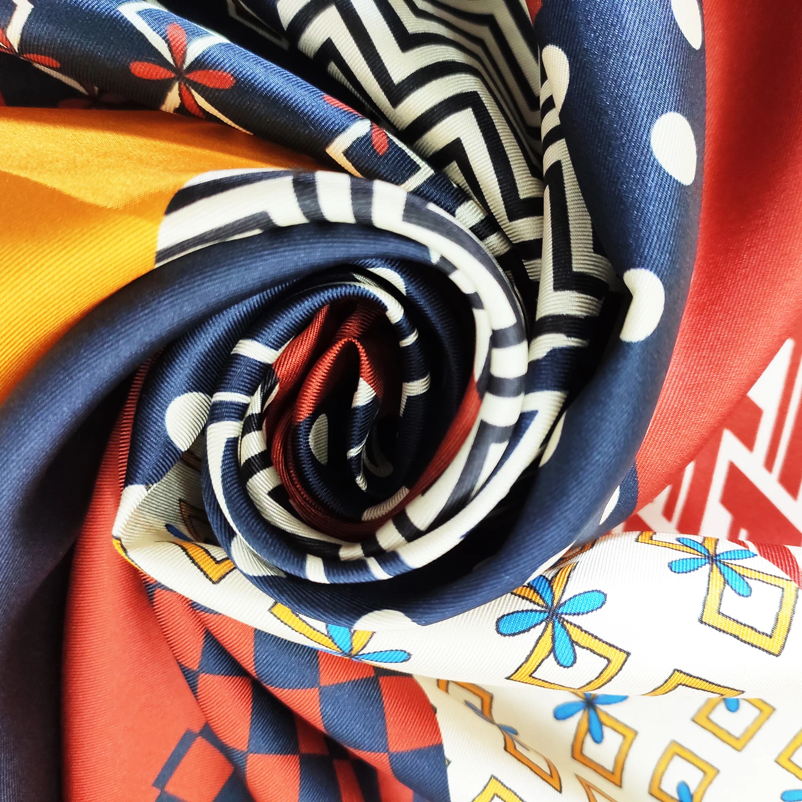 Source Factory Available 6MM Digital Printing 100% Pure Silk Chiffon Fabric