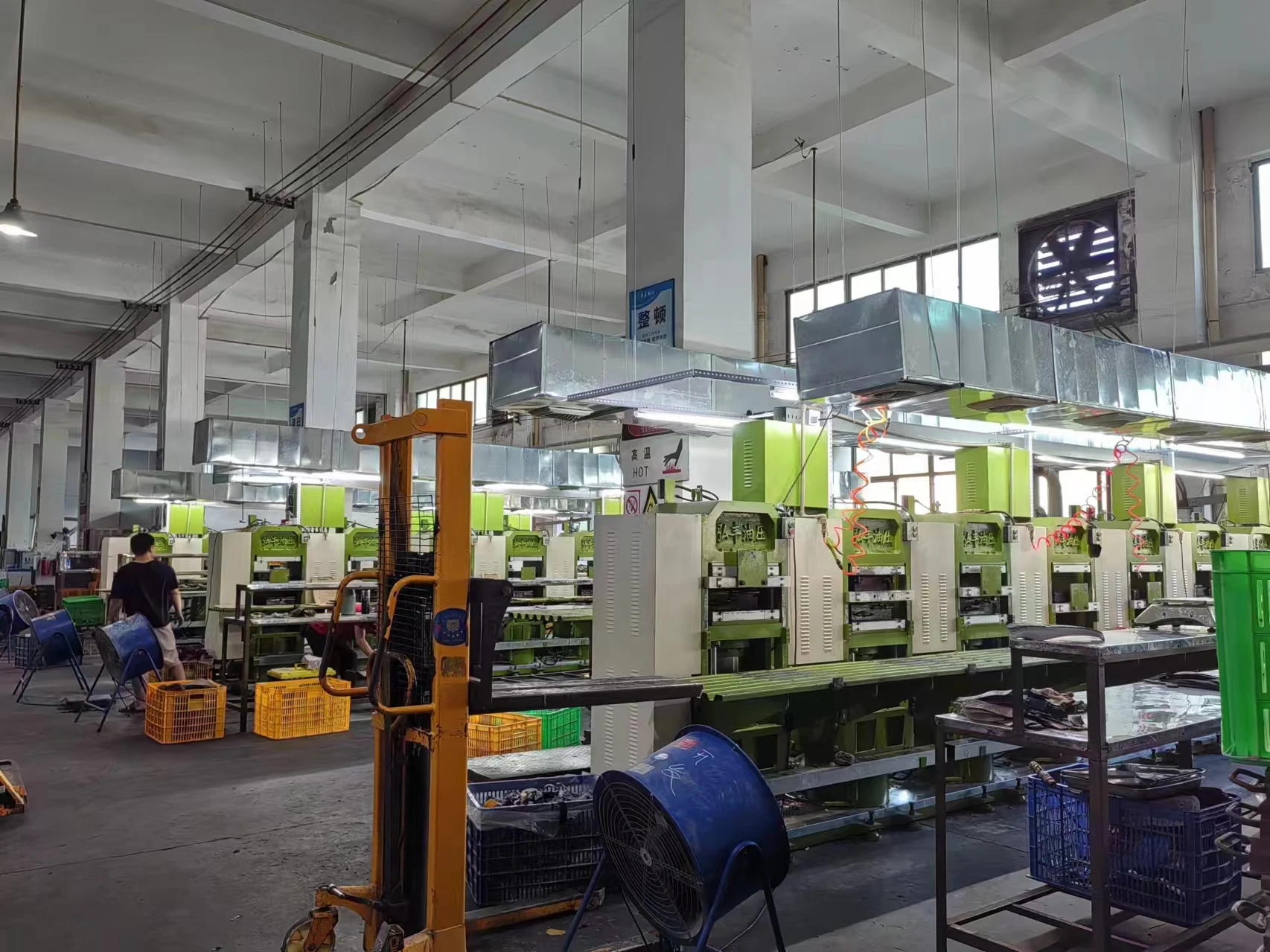 Factory Wholesale High Quality Sport Sole Outdoor Climbing Lightweight Sole Wear-Resistant Material Safety Shoe Outsole