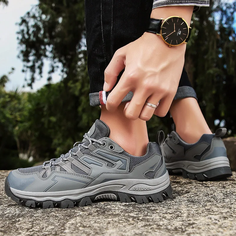 The Popular European and American  Mountain Climbing Shoes Foot Protection Anti-collision Shoes for Men
