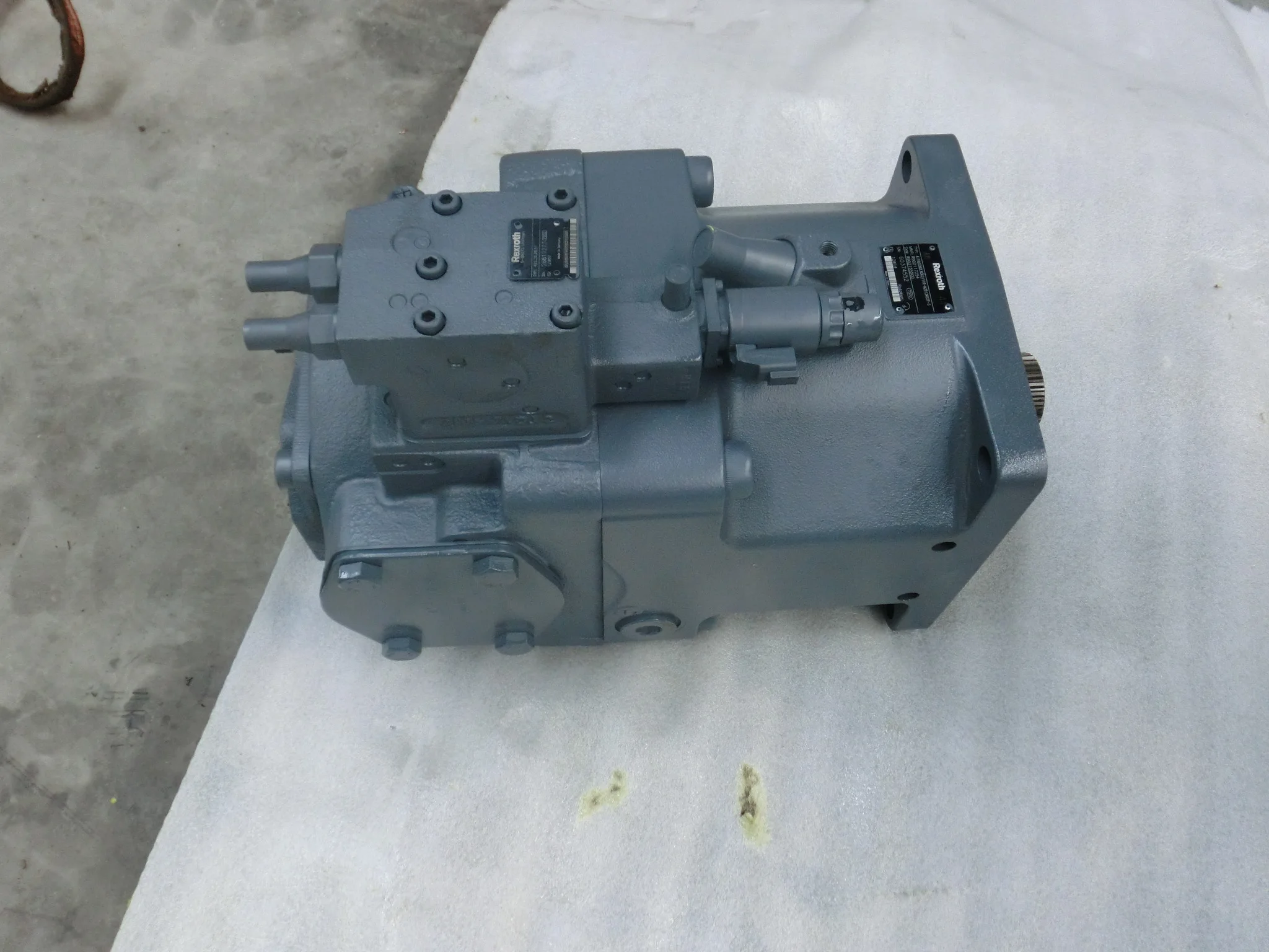 Rexroth Hydraulic Pump A11VLO260EP2D /11R-NZD12N00 for Hydraulic Spare Parts First Come First Serve