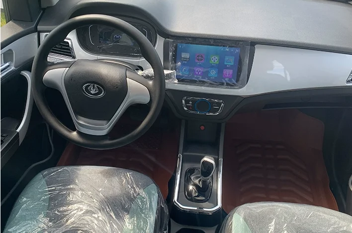 The new Jinpeng D90 car family electric four-wheeled vehicle new energy oil and electricity dual-purpose transportation car