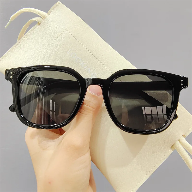 2022 Fashion Exaggeration Trend Oversized cat eyes flat top sunglasses for men and women