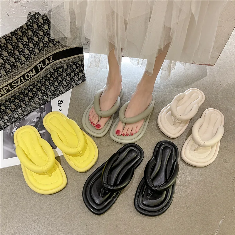2021 Hottest Sell Fashion Women Beach Nude Slippers Non-slip Women Slippers Beach Walk  Fancy Slipper