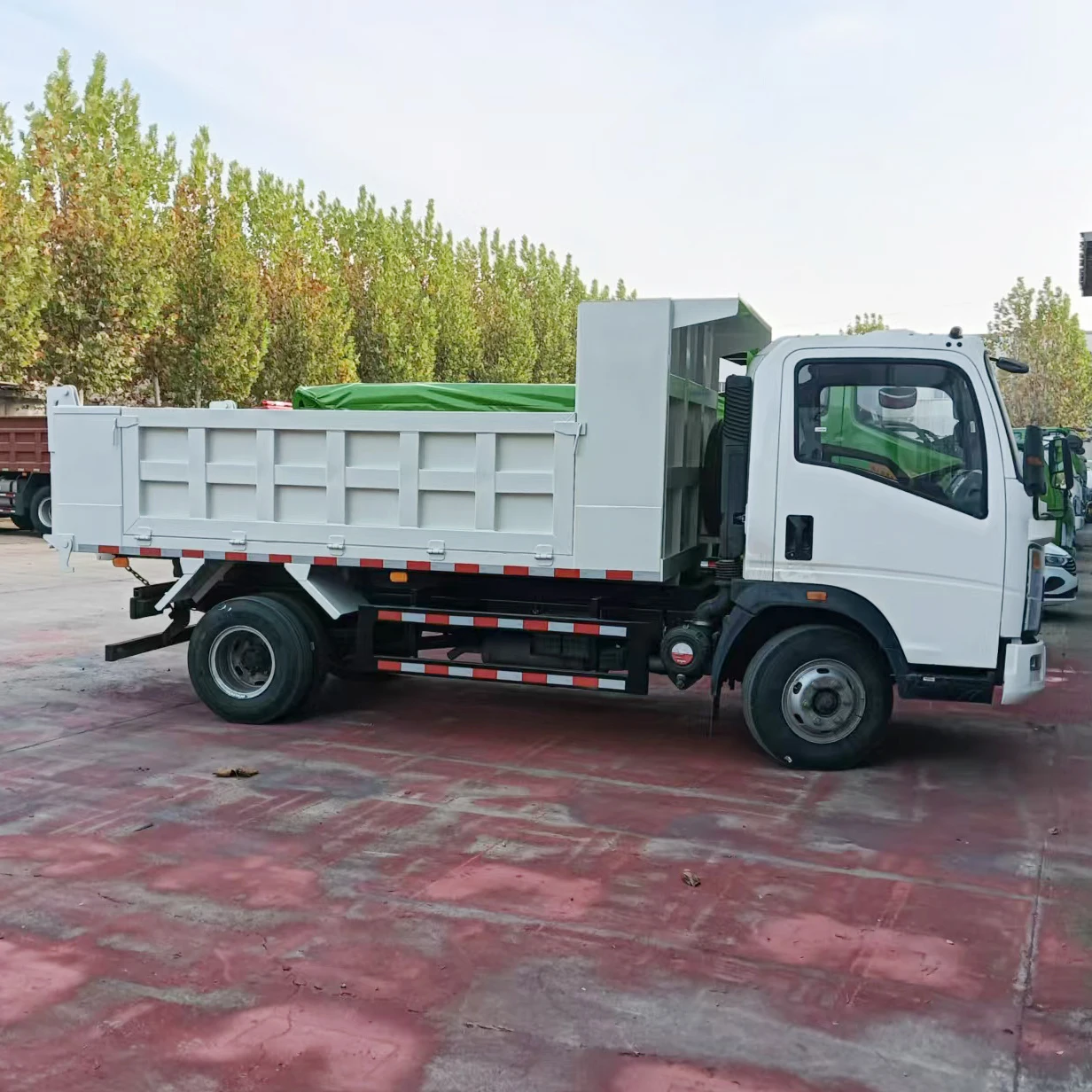 Factory Price Sinotruck Brand New 4x2 Mini Dump Truck for Sale