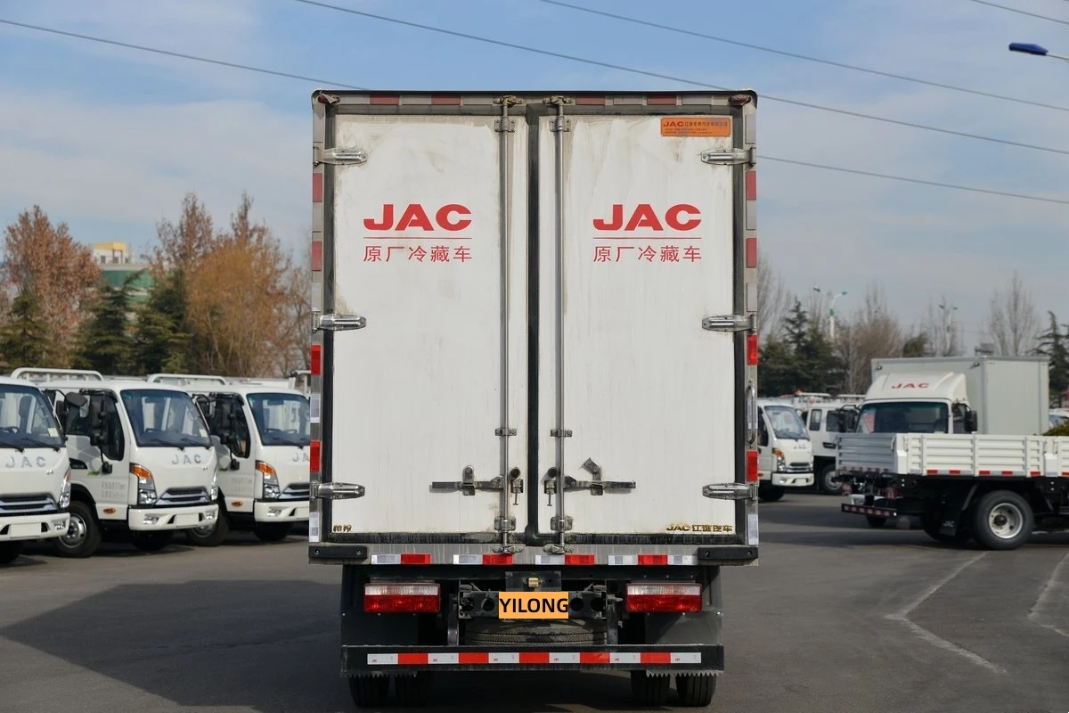 With custom private label 1.1t load 4 x 2 diesel truck refrigerated trailer