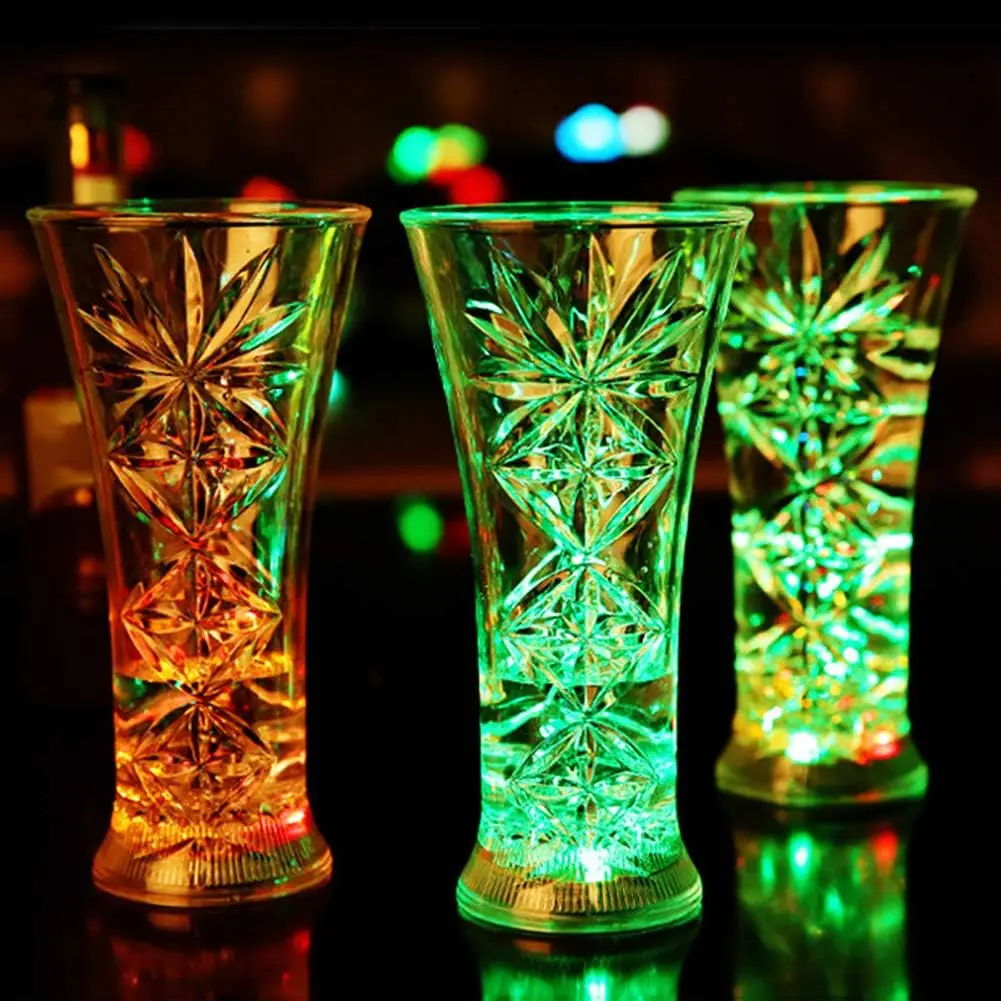 Snowflake LED Flashing Color Change Water Activated Light up Beer  Whisky Mug LED Glasses for Bar Night Club Christmas Party