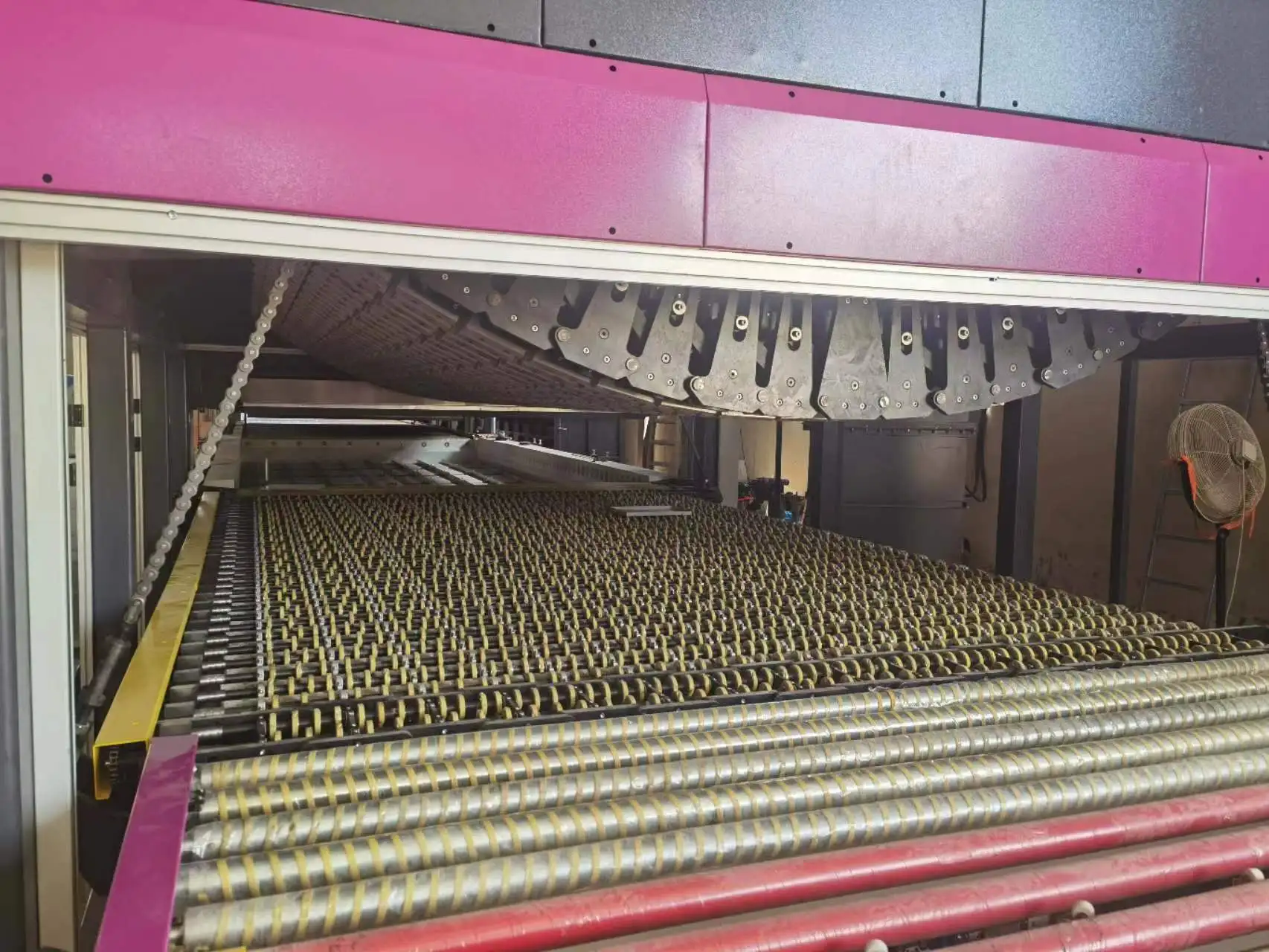 Glasino horno templado de vidrioplanchas de vidrios de 6mm / Flat and Curved Tempered Glass Making Machine Glass Tempering Oven