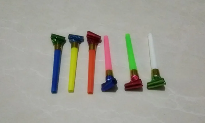 Многоцветные музыкальные свистки для вечеринки в честь Дня Рождения, шумные свистки для новогодней вечеринки