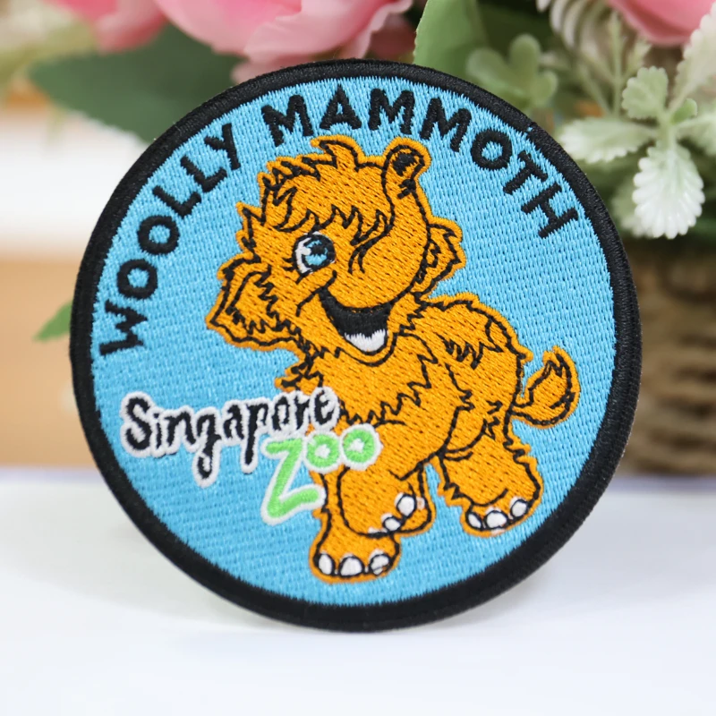 Wholesale embroidered Custom Logo new design Embroidery patches and badge with iron on woven embroidery patches