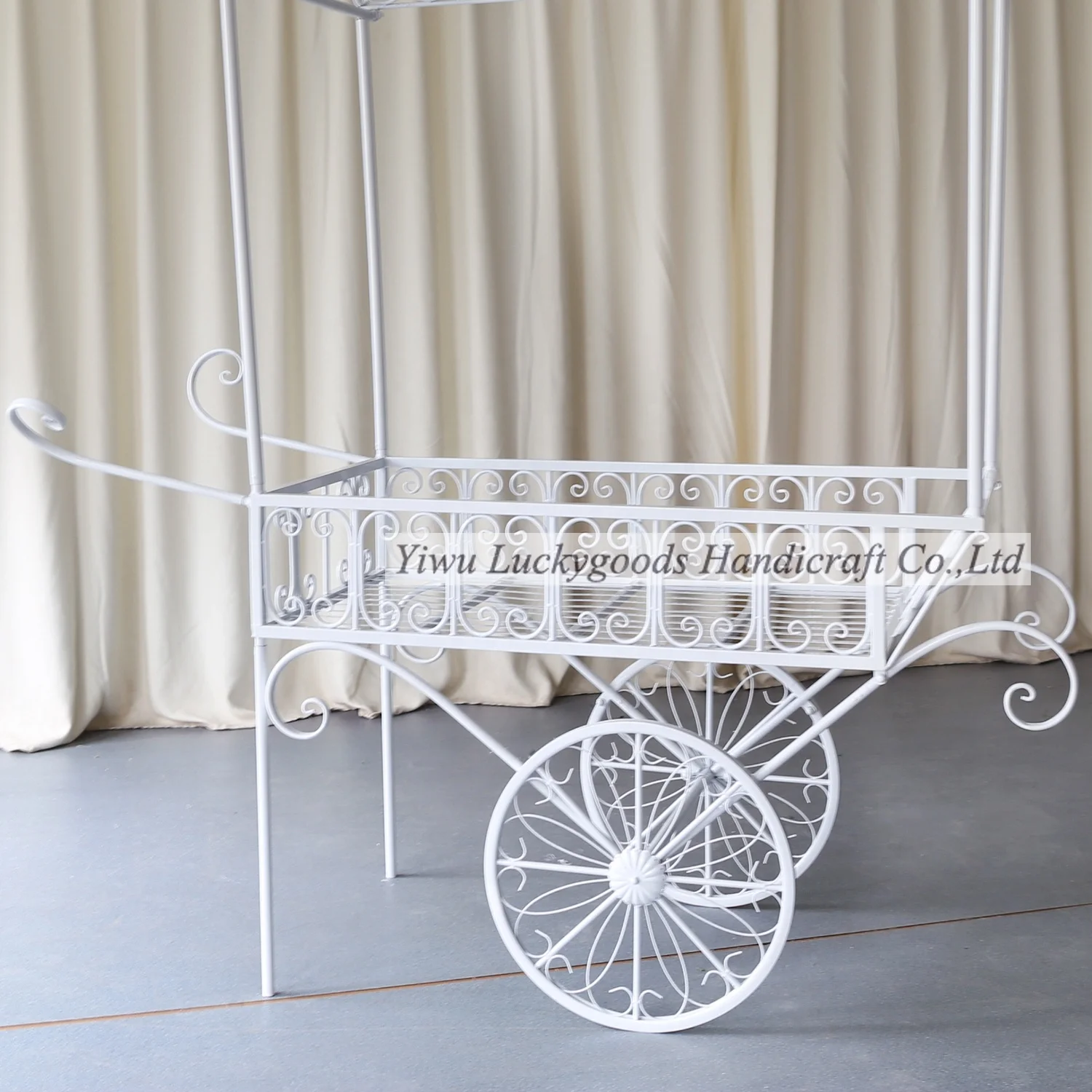 LDJ892 royal white holiday festival wedding horse carriage backdrop decor for sale