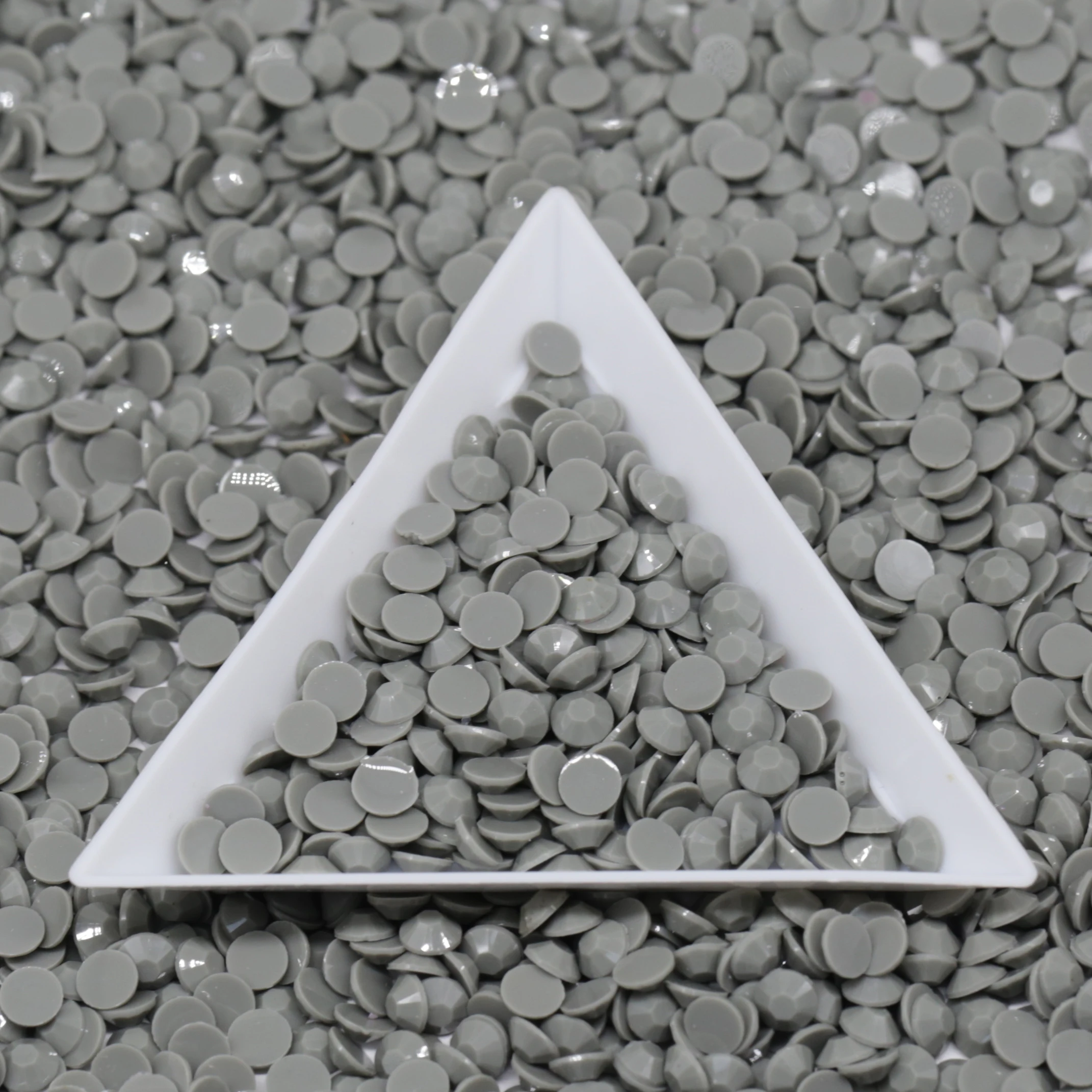 WHATSTONE Brown Color 3mm 4mm 5mm Flatback Resin Cabochon Rhinestone Beads For Jewelry Making