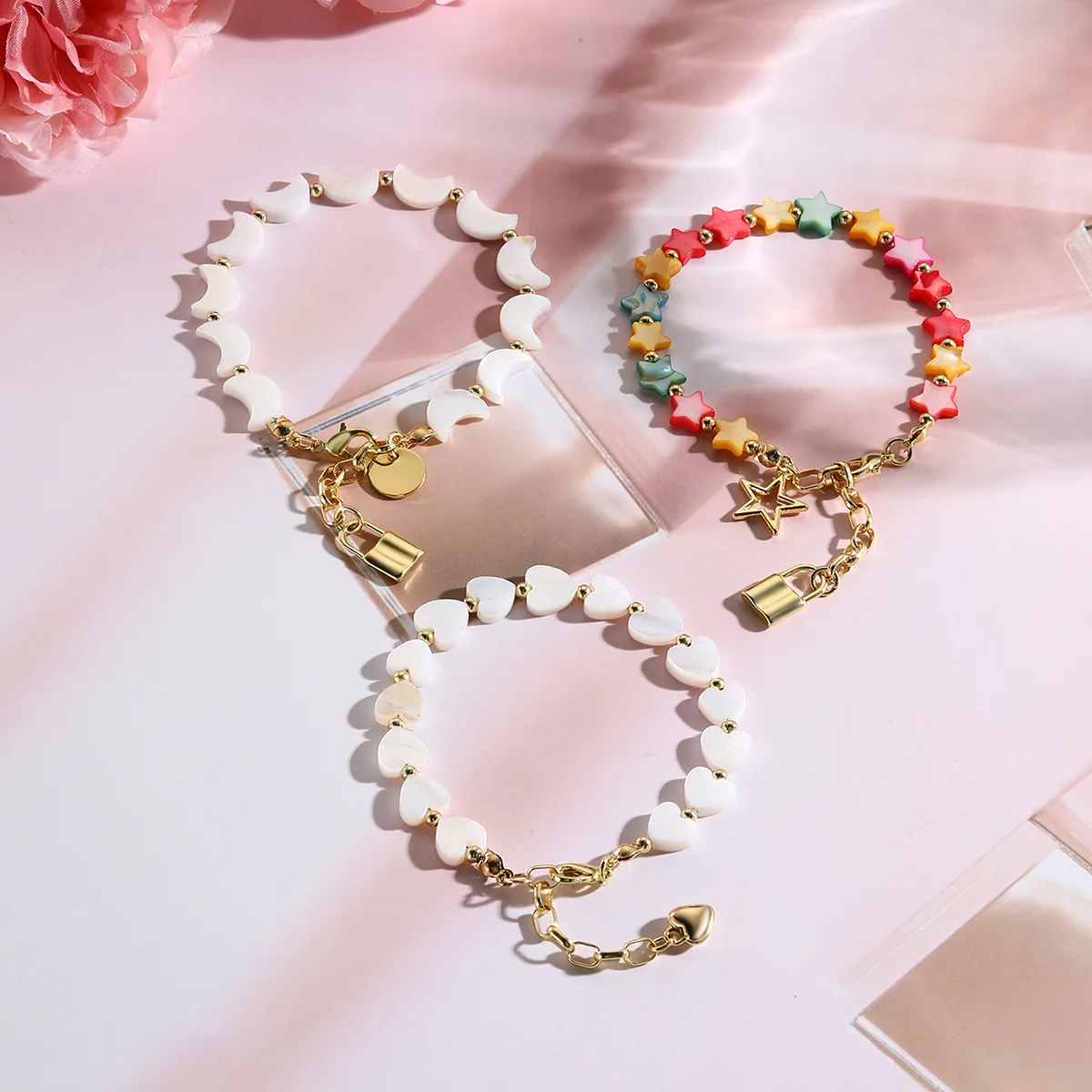 2024 Summer New Arrival Bohemia Style Pearl Chain Sunshine Sandbeach Colorful Love Star Moon Shell Pendant Bracelet Women