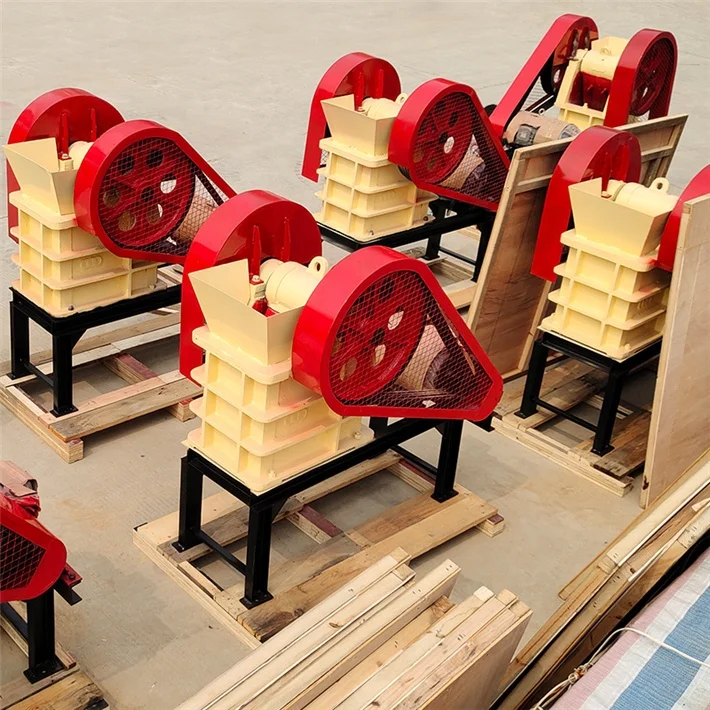 small diesel engine mobile gold mining rock stone  jaw crusher machine