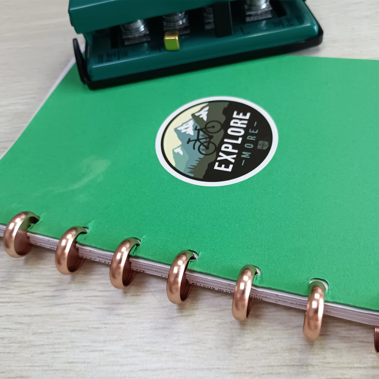 Mul-color Manual  Office Binding Paper Punching Machine Metal Mushroom 4 Holes Paper Punch