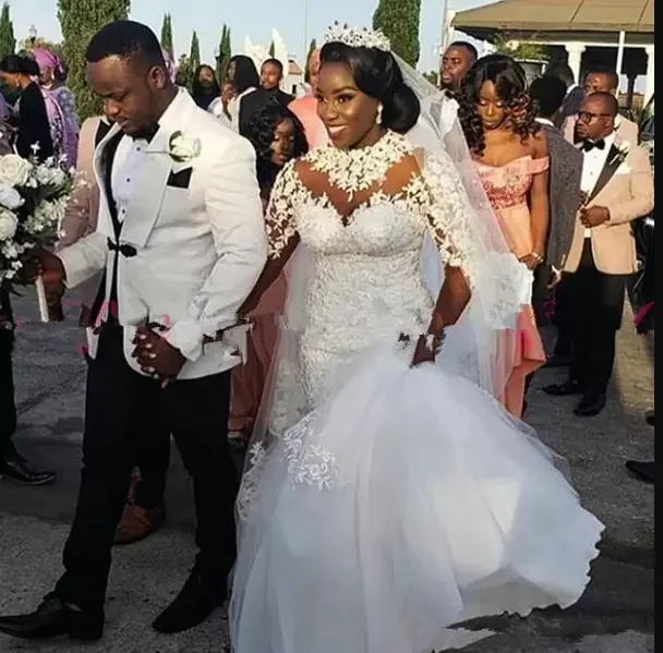 Fashion Plus Size African Mermaid Vestidos De Novia Illusion Long Sleeve Lace Applique High Neck Wedding gown MW74