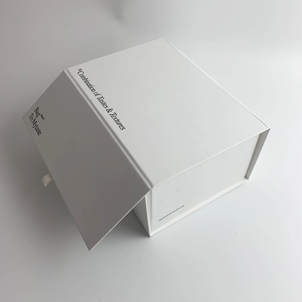 Luxury custom printing standard white rigid foldable magnetic apparel paper boxes cardboard gift clothing t shirt packaging box