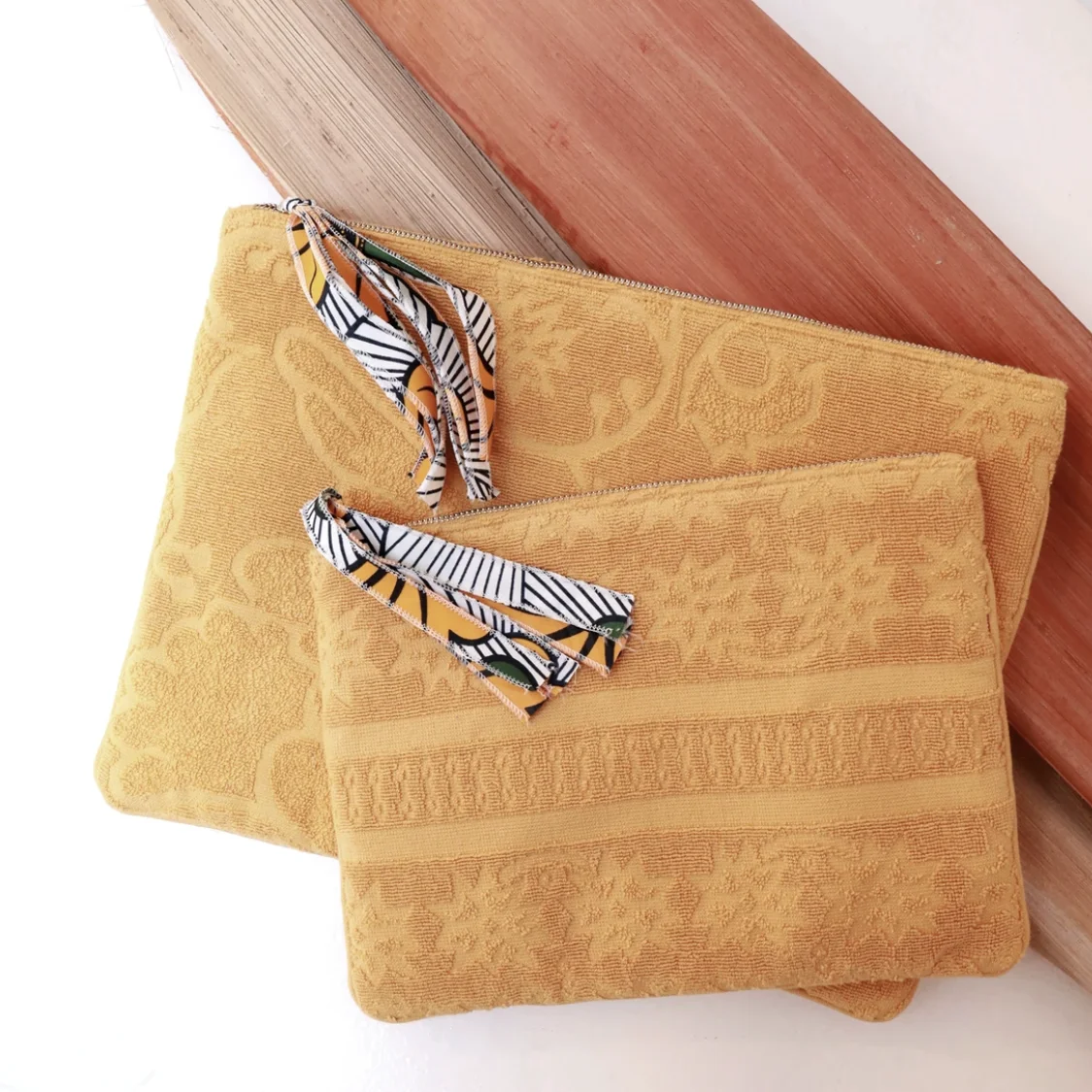 wholesale waterproof yiwu cotton terry towel cloth women zipper makeup vanity bag essential oil perfume pouch for sanitary towel