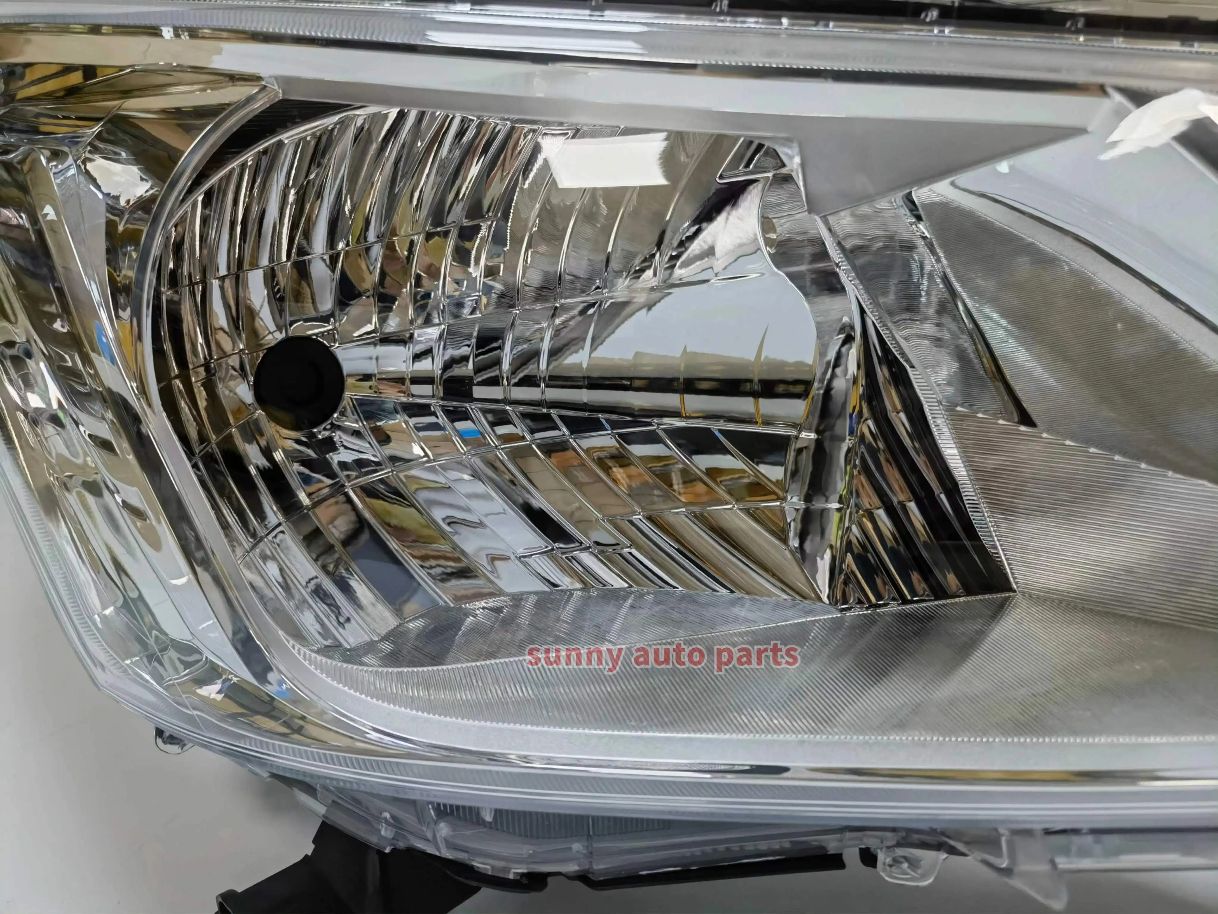 Hiace 2019 Thailand Xenon Front Lamp Head Lamp Headlight for Toyota 2020 2021 2022 2023