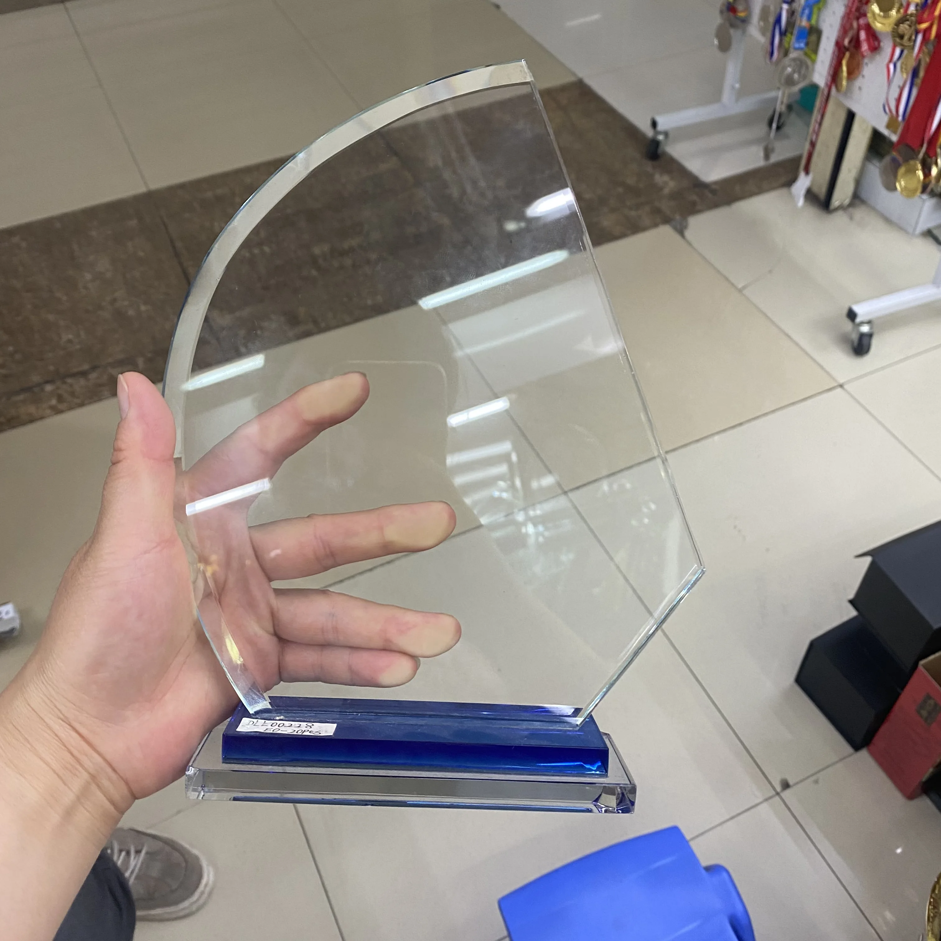 Хит продаж стеклянные награды и трофеи yiwu для сувениров