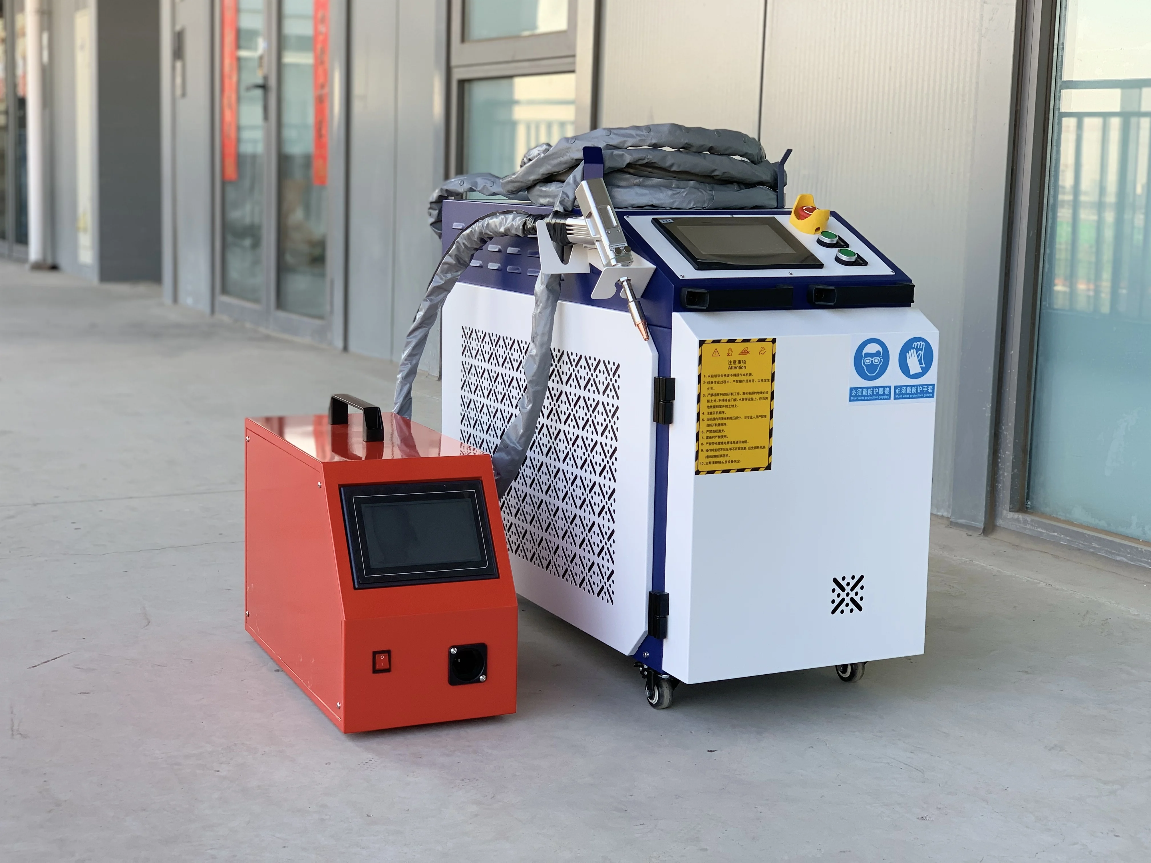 1500W 2000W 3000WLaser Cutting Welding Cleaning 3in1 Machines 3 In 1 Laser Welding Machine For Sale