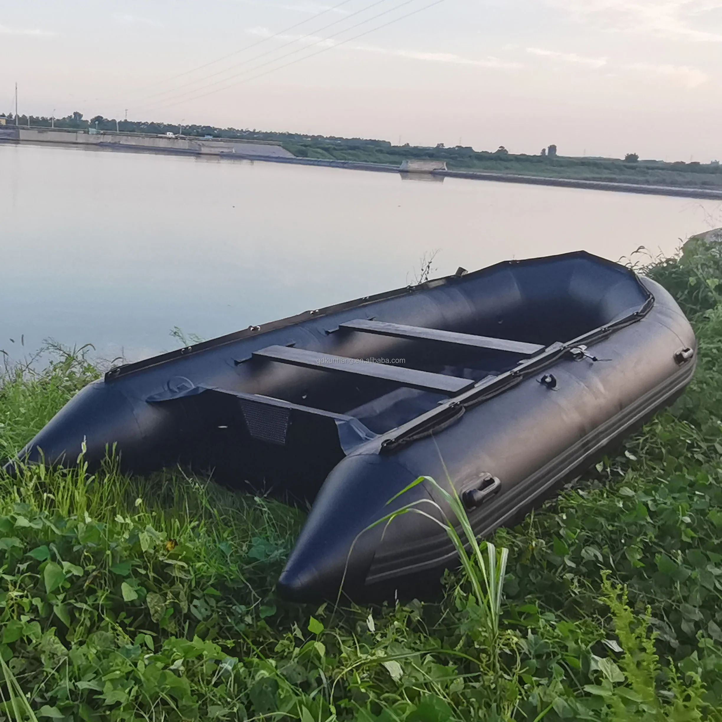 High quality aluminum floor V-bottom fishing inflatable boats for sale