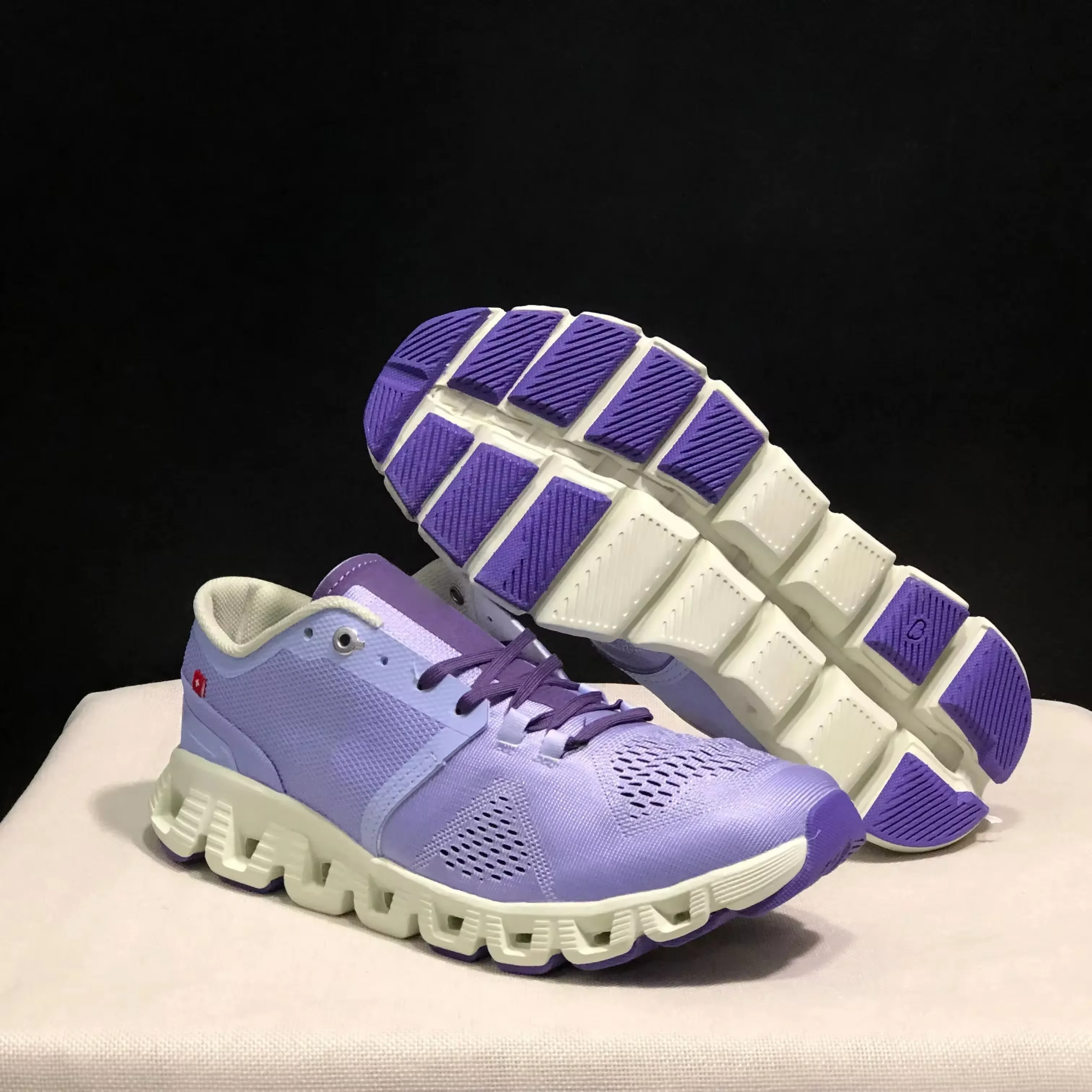 High Quality Light Weight Fashion Cloud Casual Shoes Breathable Mens Comfortable Luxury Sports Running Shoes