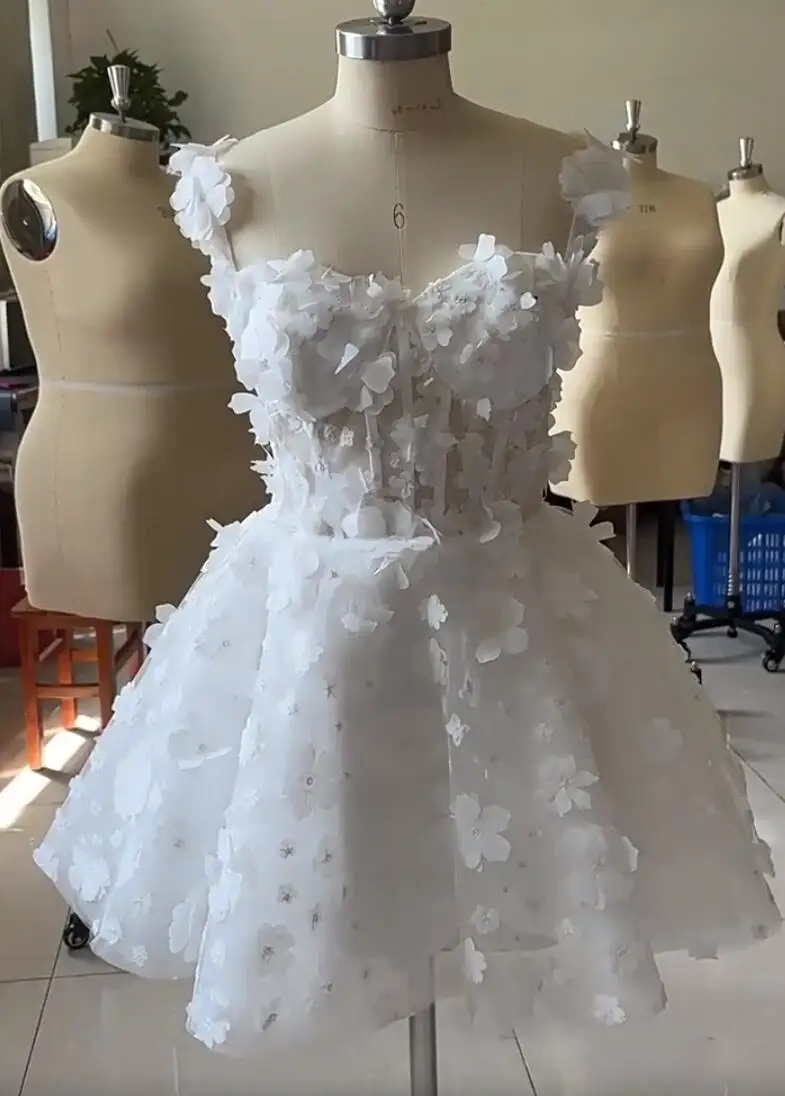 2024 Short Wedding Dresses 3D Floral Appliques Mini Short A-Line Wedding Dresses Spaghetti Straps Corset Back Boho Bridal Gowns