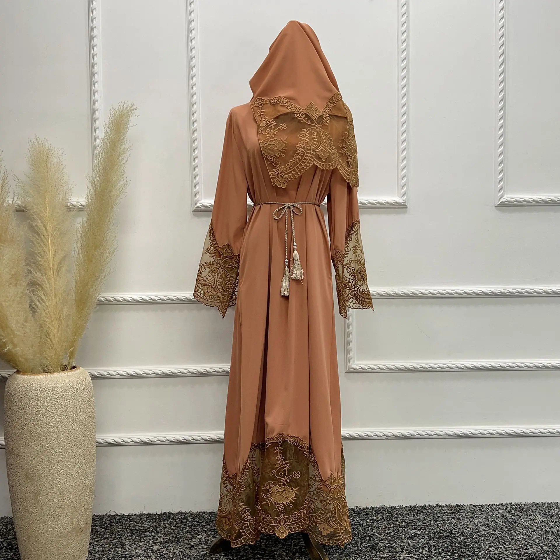 Closed Kaftan Turkish Style Dresses Modest Dubai Abaya for Womens Islamic Clothing Embroidered Floor Length Muslim Long Sleeve