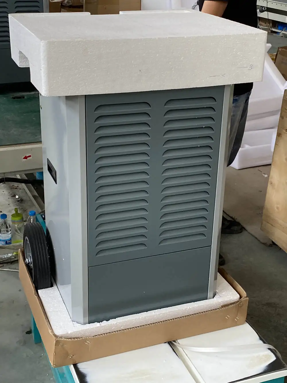 LED Display Industry Compact Air Dryer Industrial Commercial Dehumidifier 90L for Flood Water Damage restoration