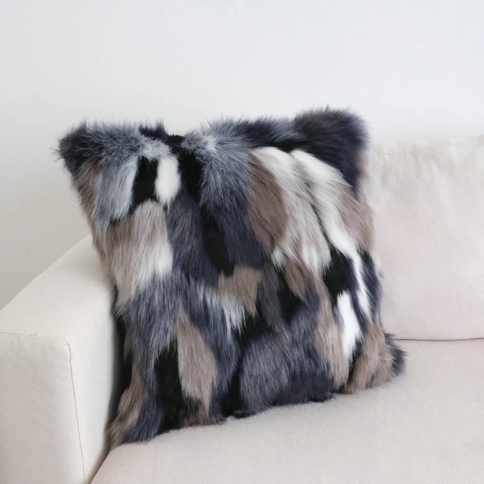 Wholesale 18x18 Inch Mink Fur Cushions  Soft Faux Fox Fur Striped Pillow Case Home Decorative Plush Throw Cushion Covers