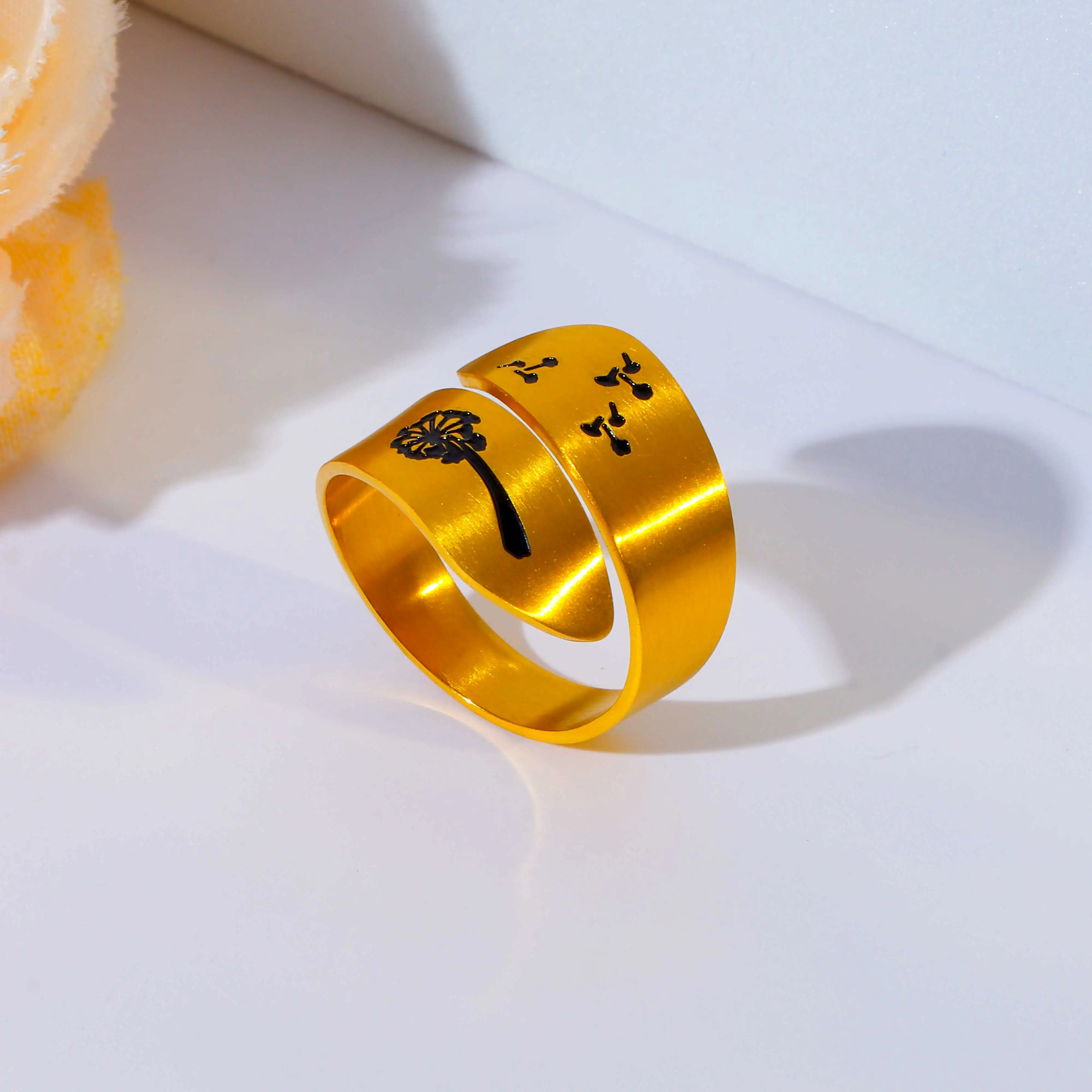 Simple stainless steel snake ring drop black glue matte plain ring plated with 18K gold sand finish ring