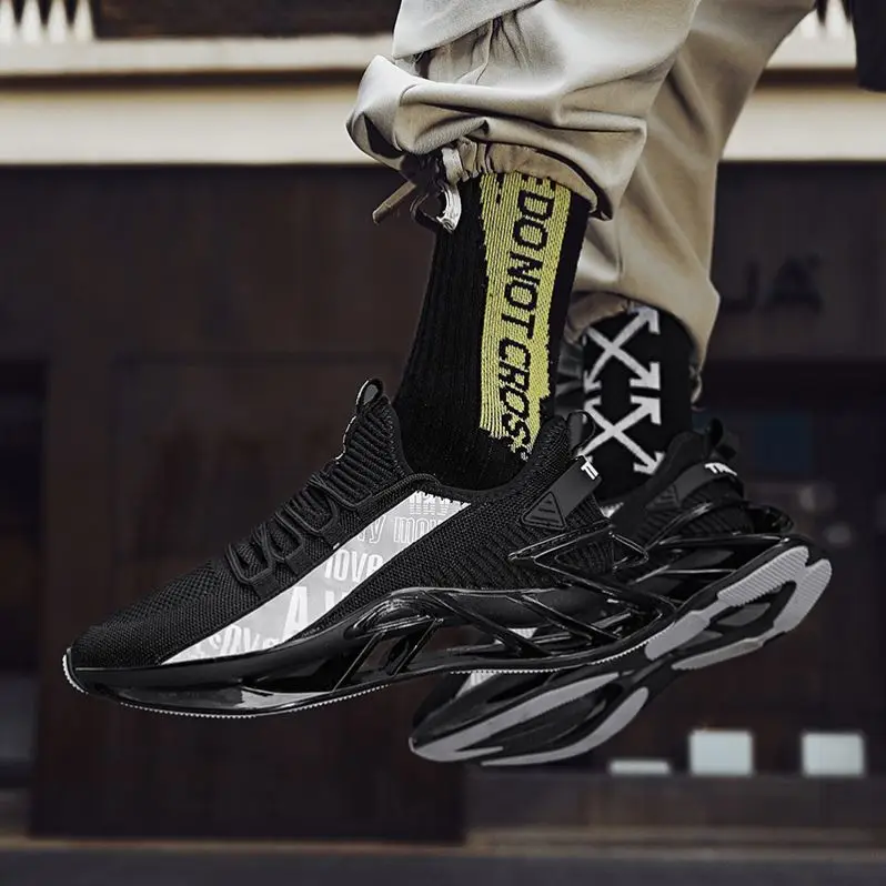 Shoes men Sneakers 2021 Blade Running Shoes Breathable Men Footwear Trainer Fashion Male casual Red Shoes for men